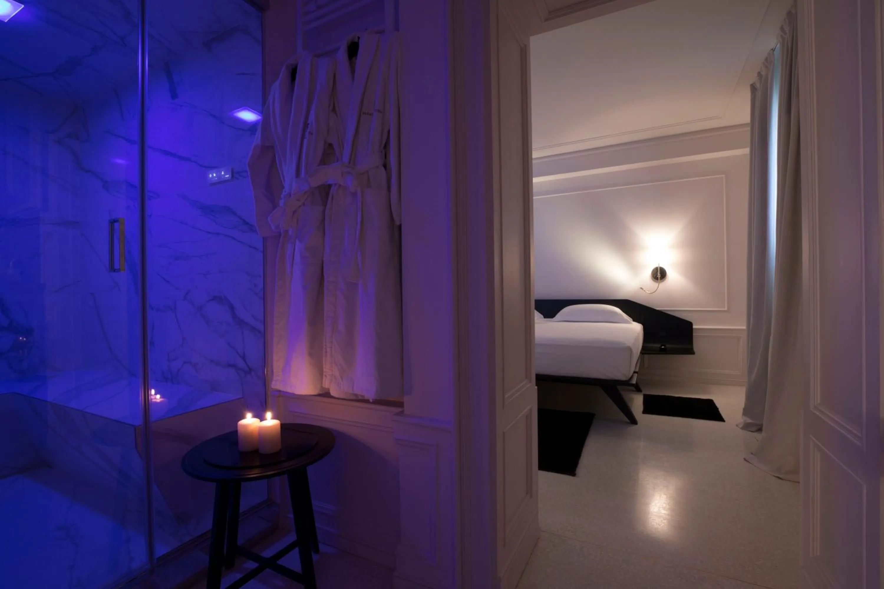 Photo of the whole room, Bed in Palazzo Paruta & Wellness Suites