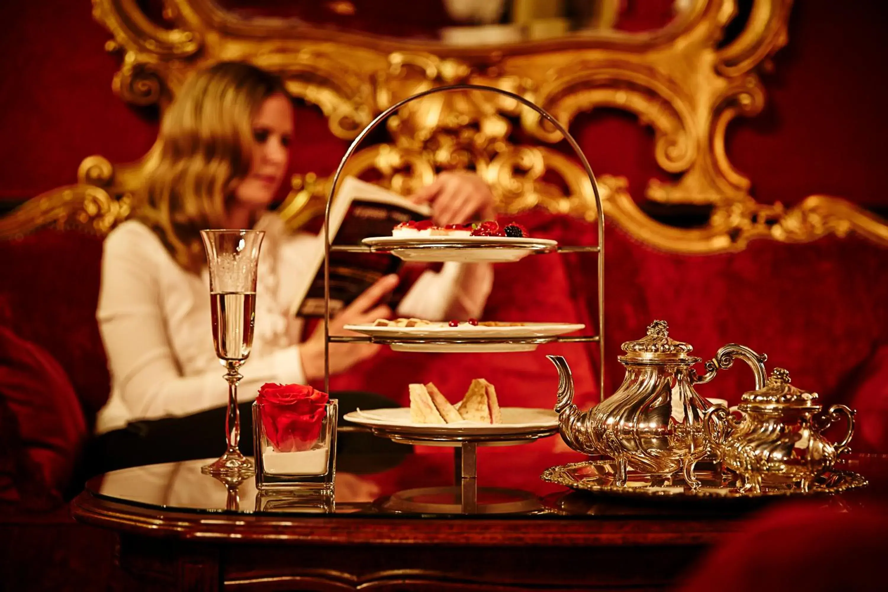 Lounge or bar in Palazzo Paruta & Wellness Suites Lounge or bar in Palazzo Paruta & Wellness Suites