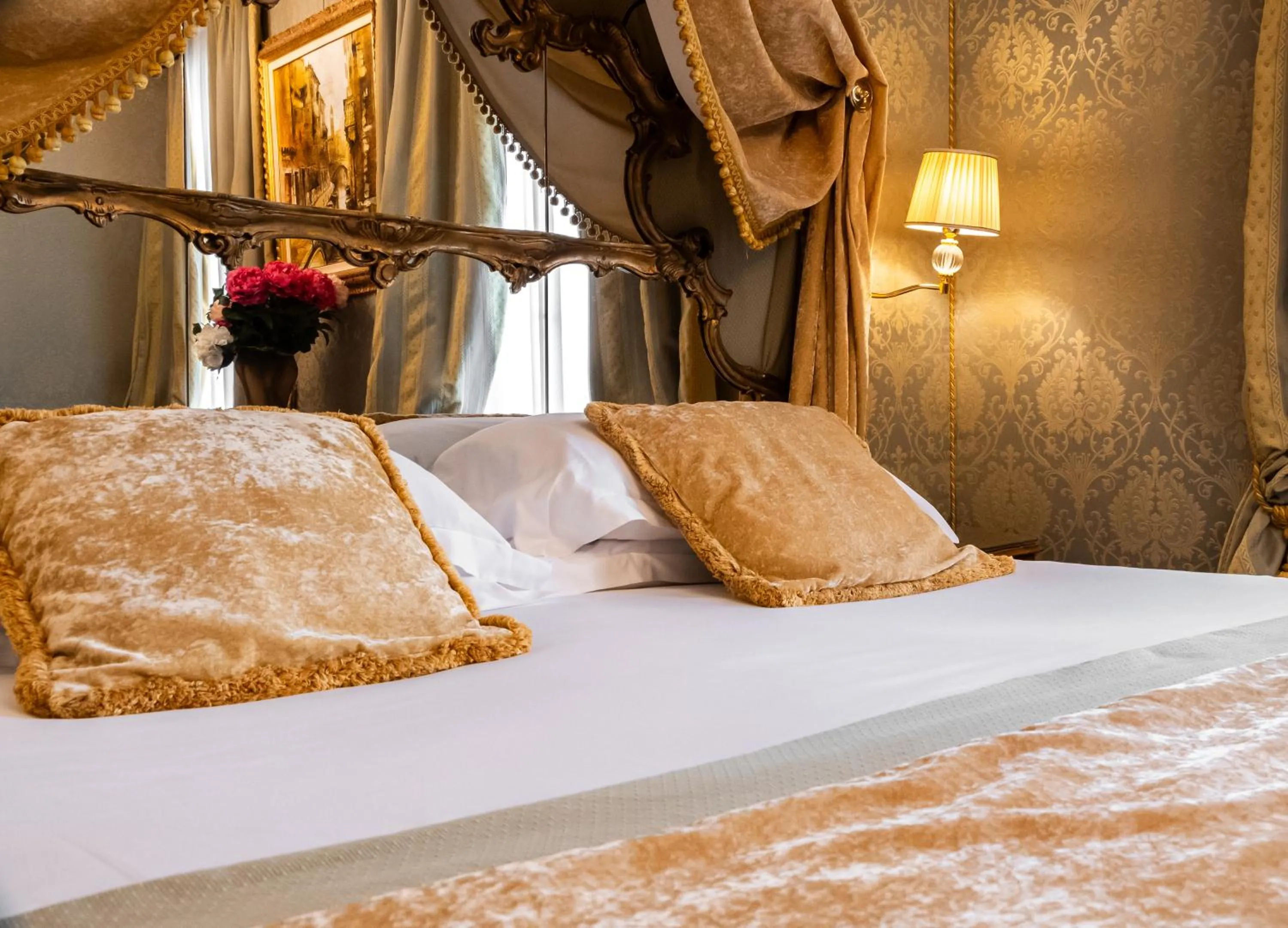 Bedroom, Bed in Palazzo Paruta & Wellness Suites