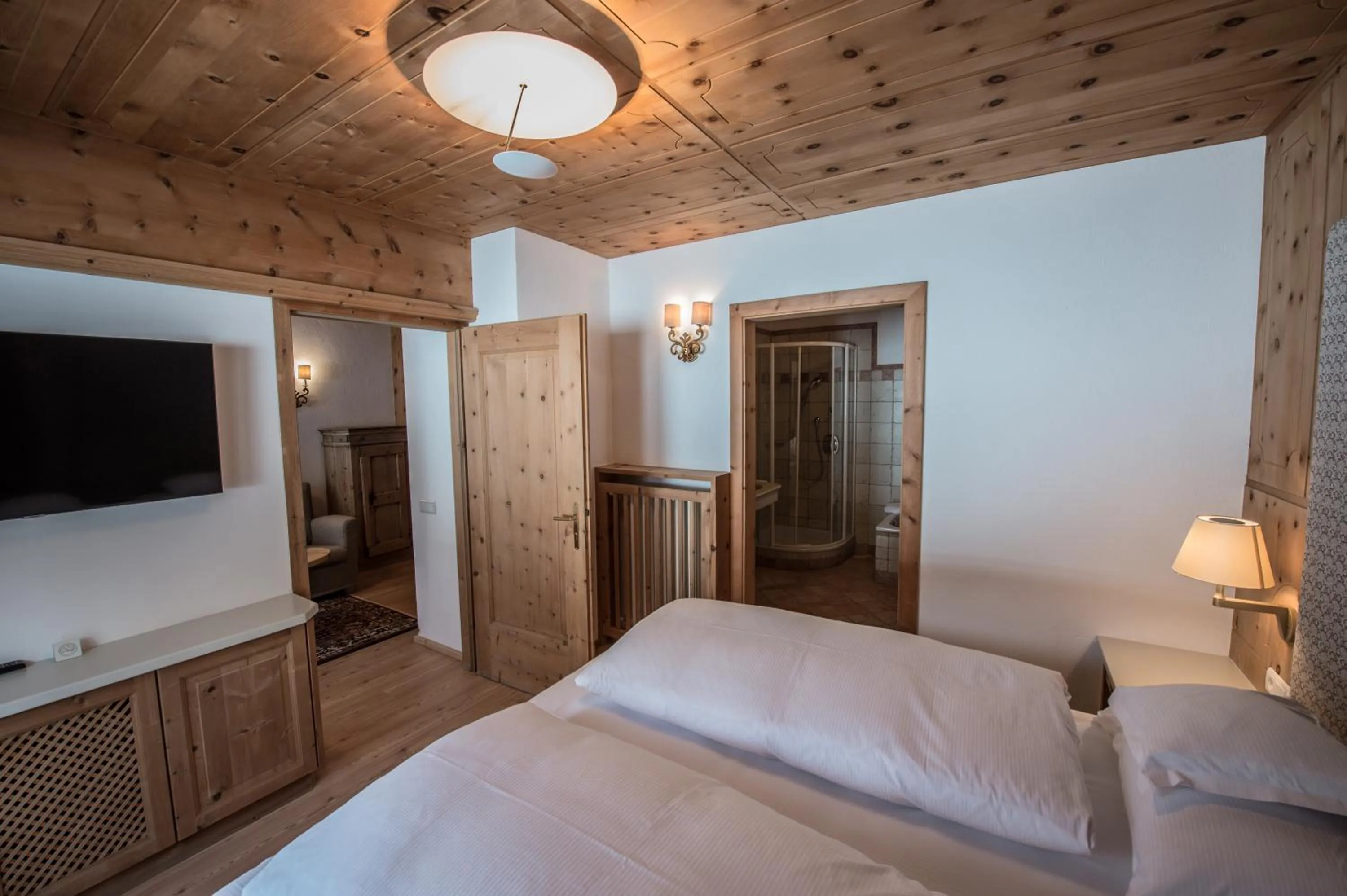 Bed in Hotel Ciasa Salares