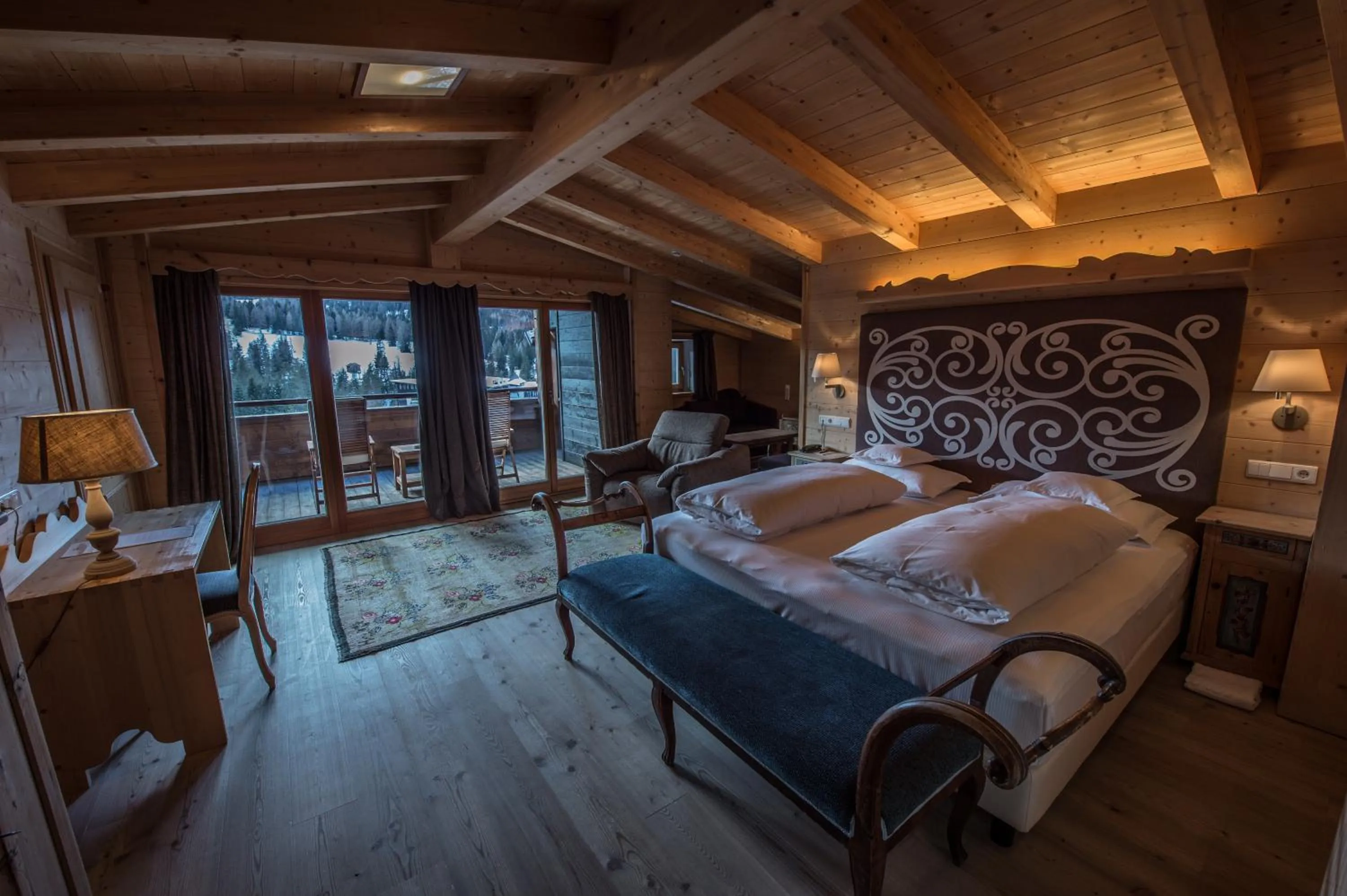 Bed in Hotel Ciasa Salares