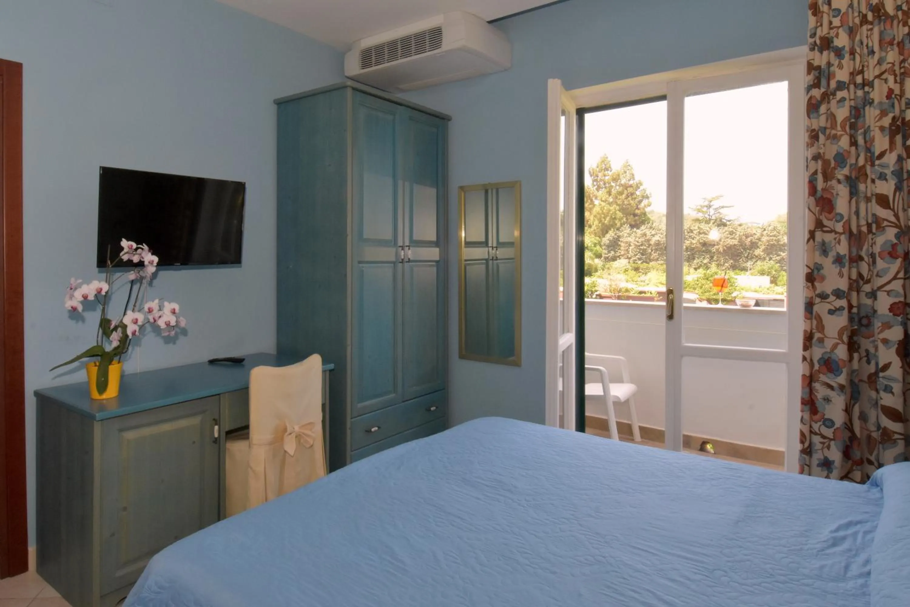 Bedroom in Hotel L'Approdo