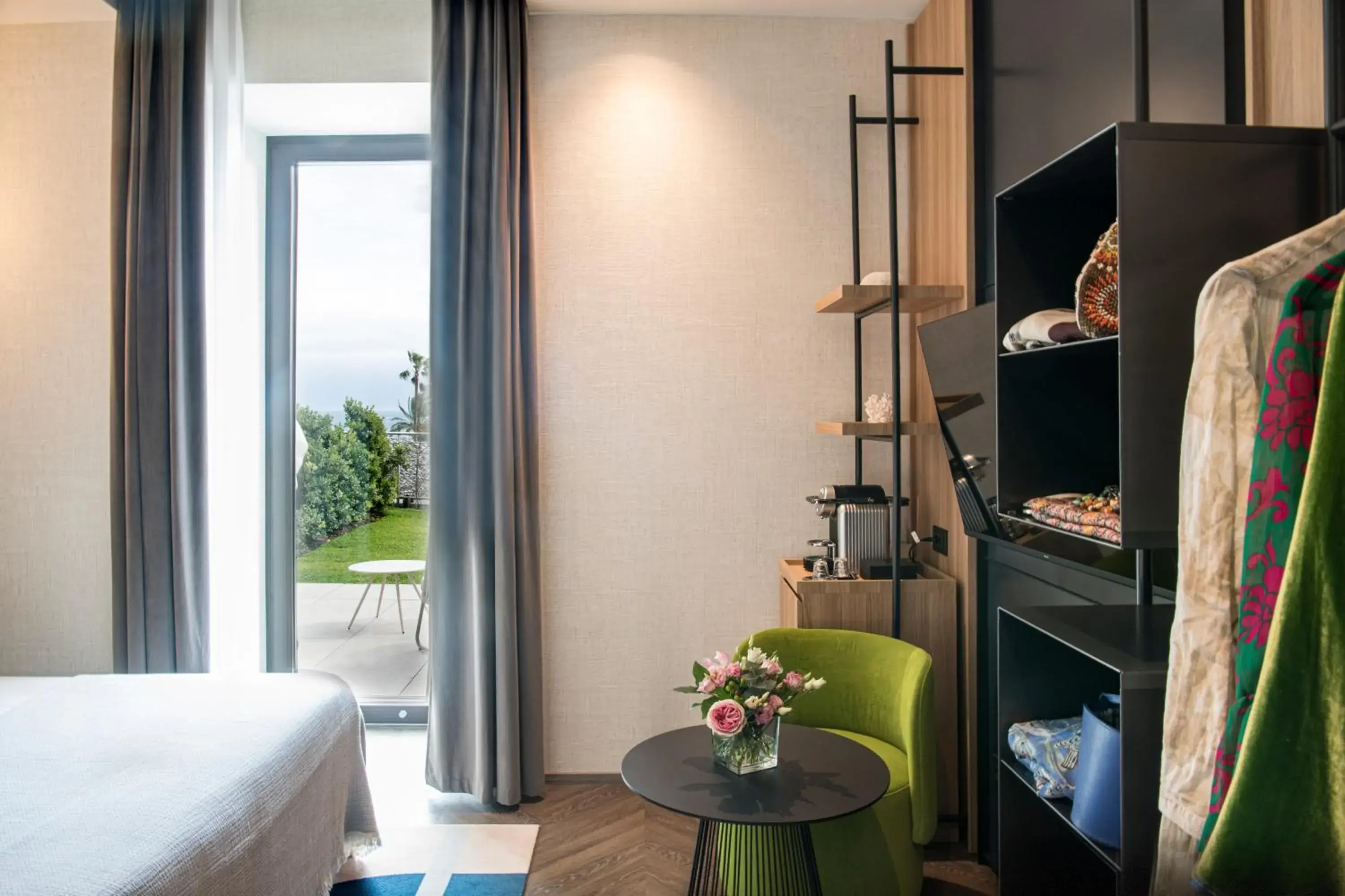 Photo of the whole room, Bed in Europa Palace Photo of the whole room, Bed in Europa Palace