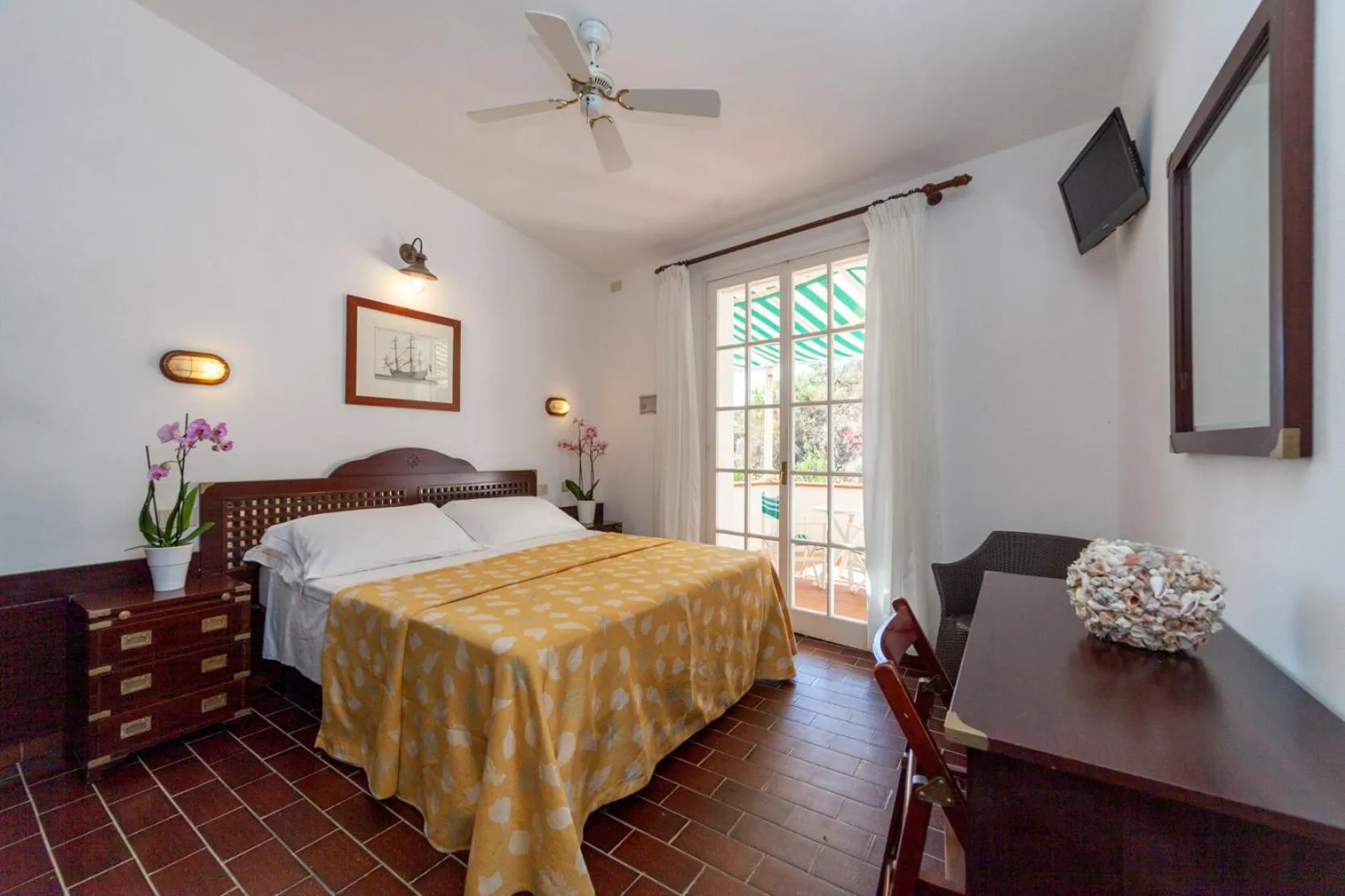 Bed in Hotel Antares