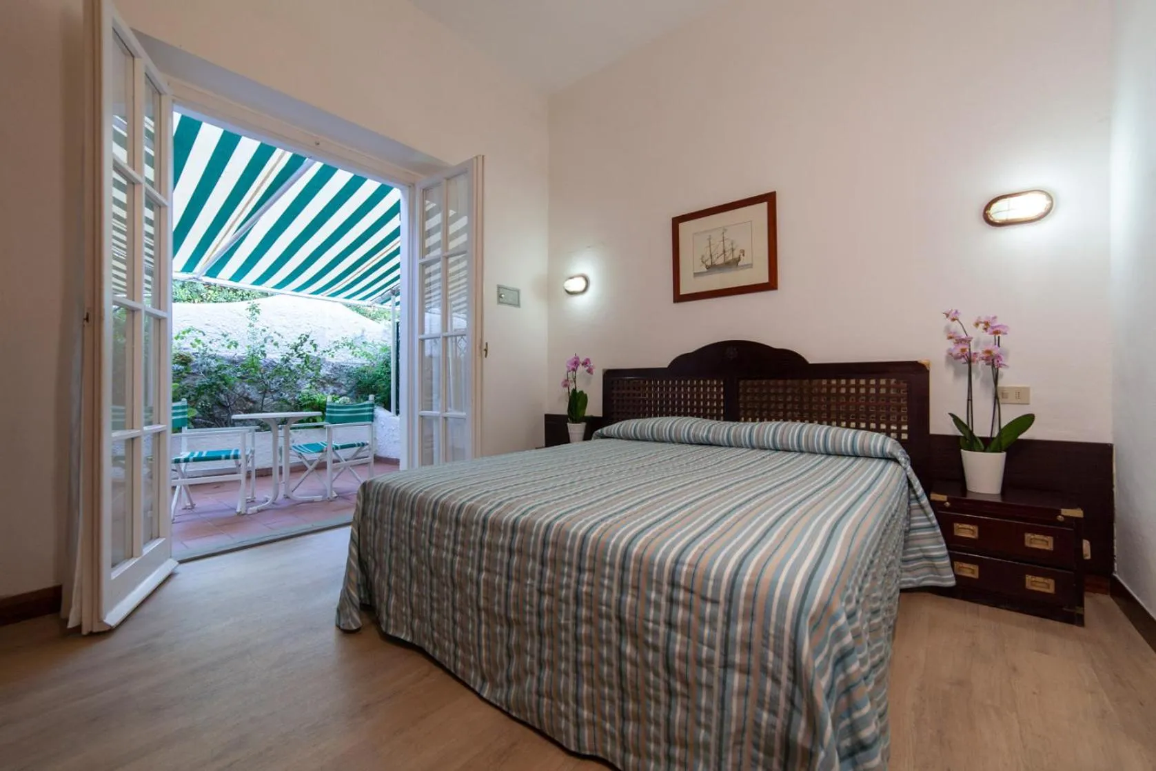 Patio, Bed in Hotel Antares