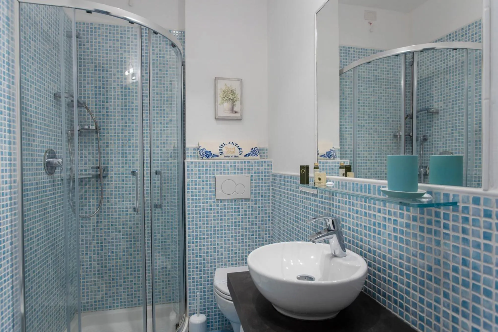 Shower in Hotel Antares