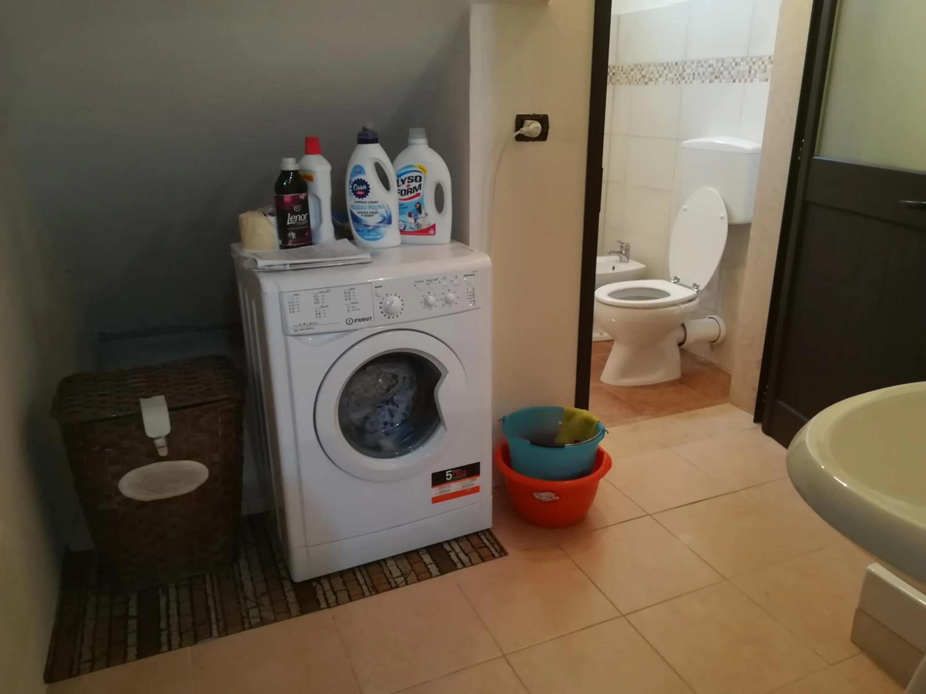 Toilet in Trullo Alessandro e Villa Raffaela