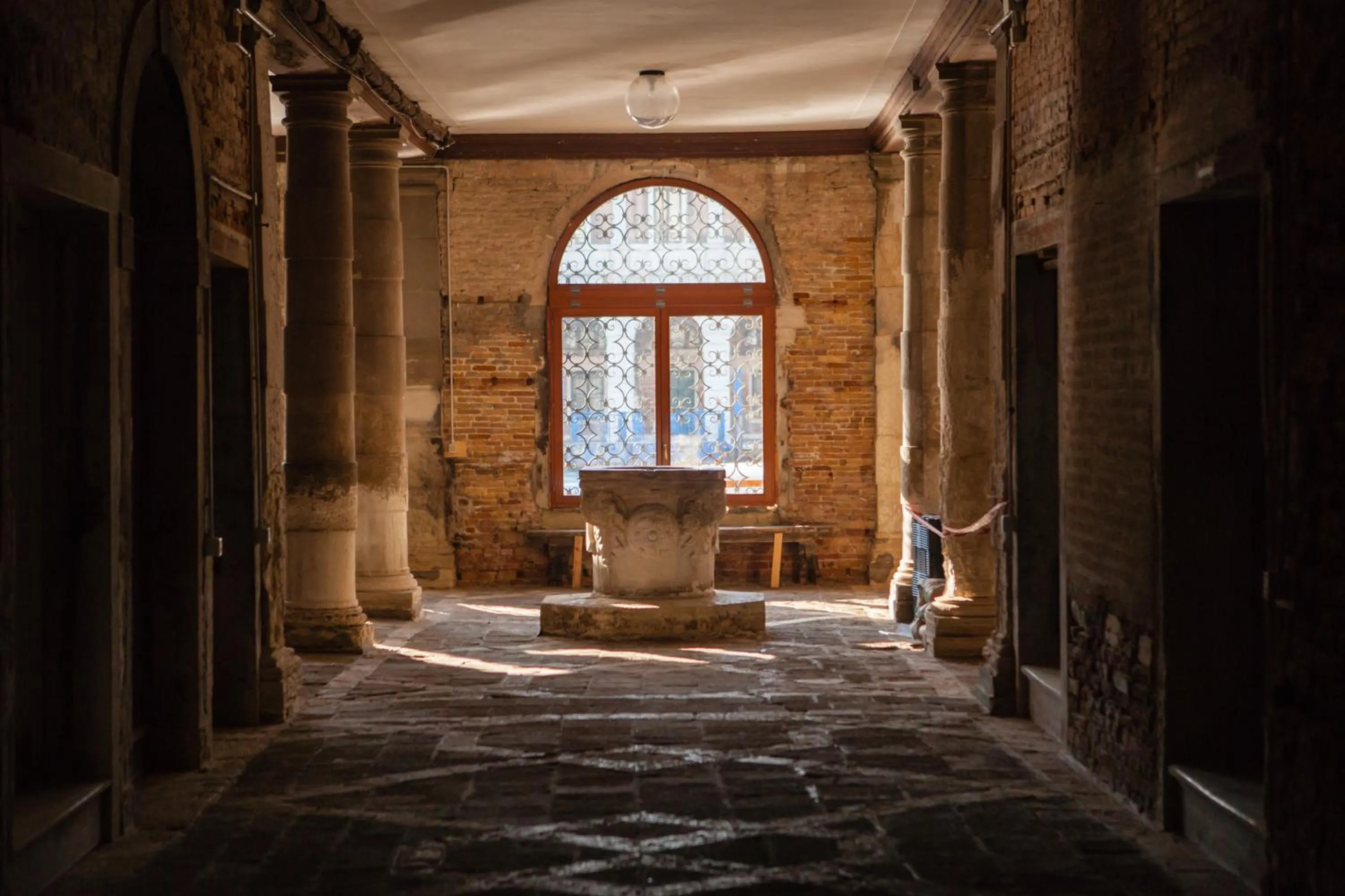 Facade/entrance in Locanda Ai Santi Apostoli Sul Canal Grande - Ferretti Hotels Collection