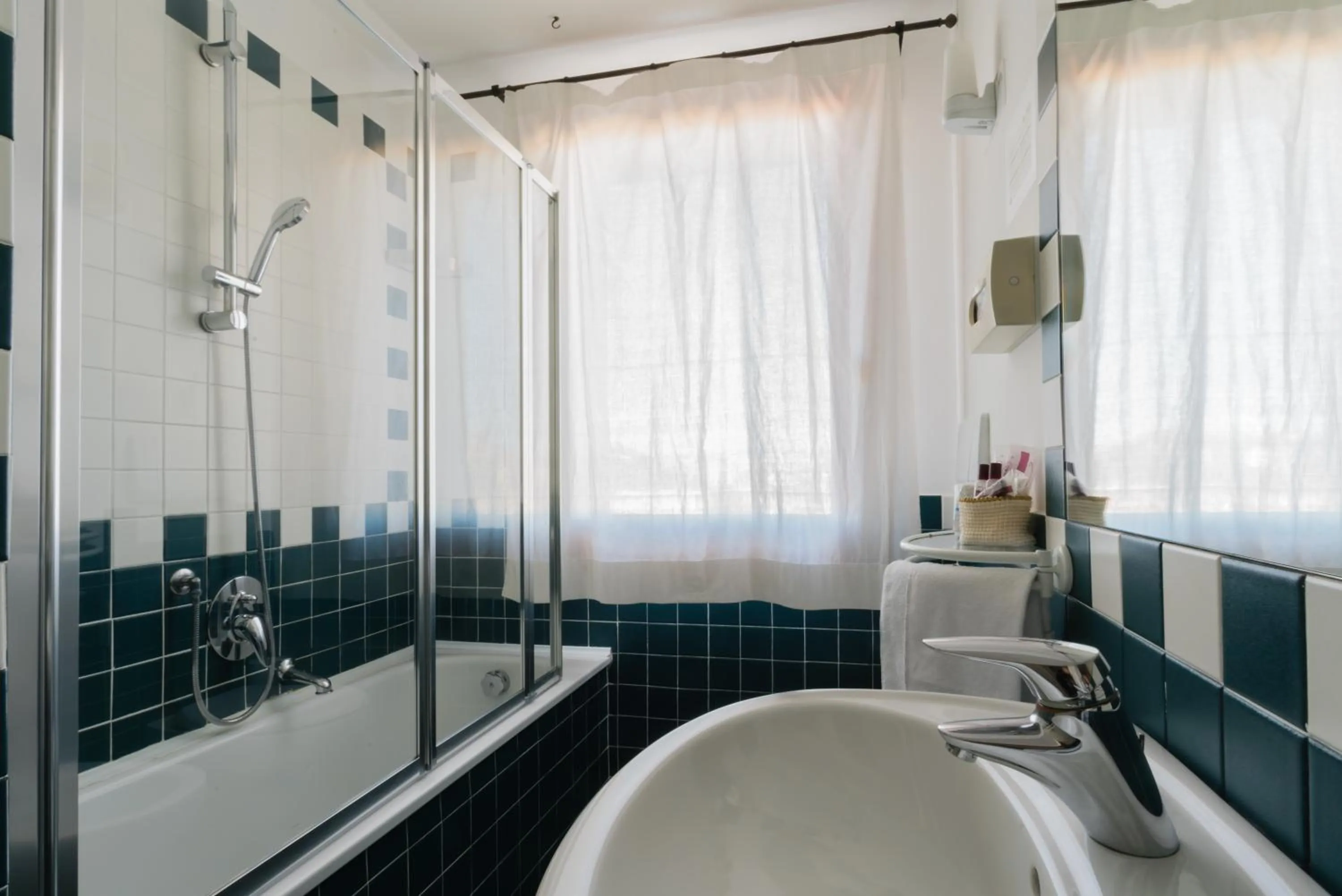 Bathroom in Locanda Ai Santi Apostoli Sul Canal Grande - Ferretti Hotels Collection