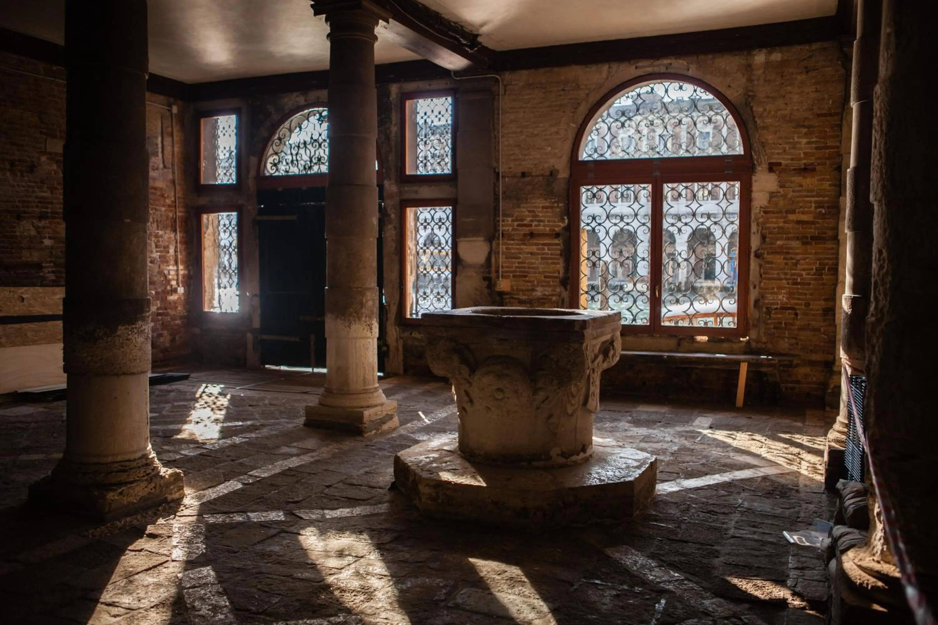 Facade/entrance in Locanda Ai Santi Apostoli Sul Canal Grande - Ferretti Hotels Collection