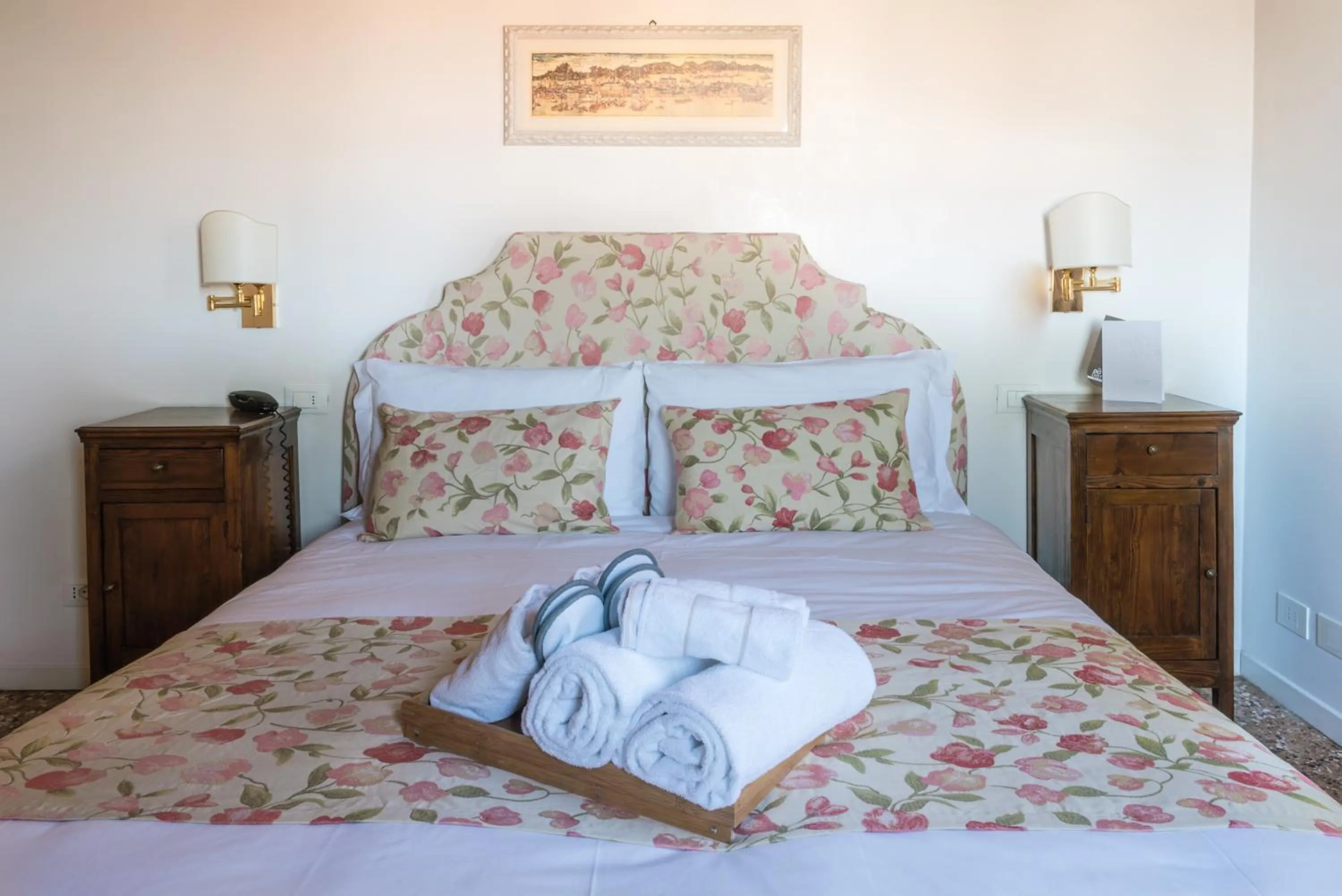 Bedroom, Bed in Locanda Ai Santi Apostoli Sul Canal Grande - Ferretti Hotels Collection