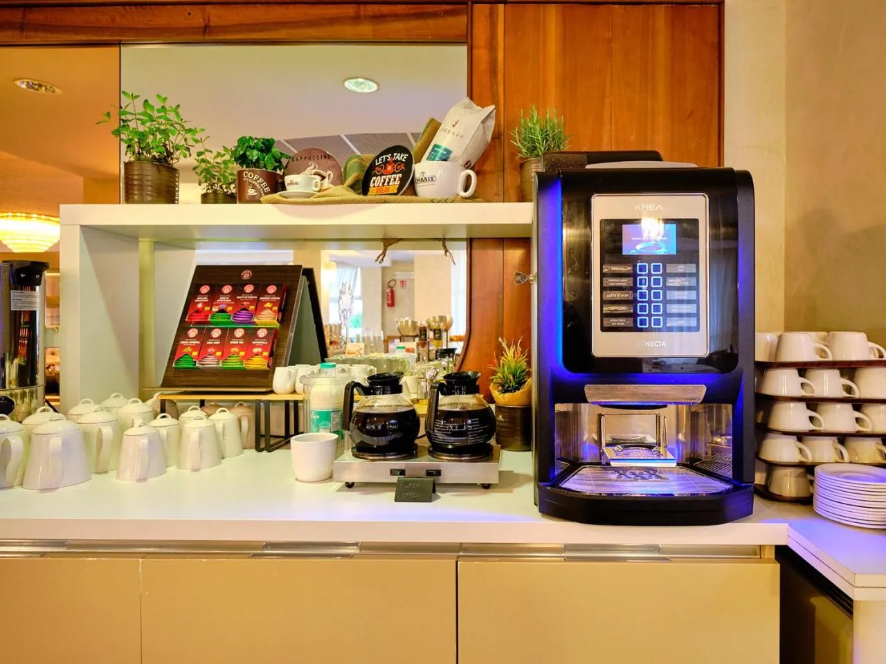 Restaurant/places to eat in Hotel Eden Garda