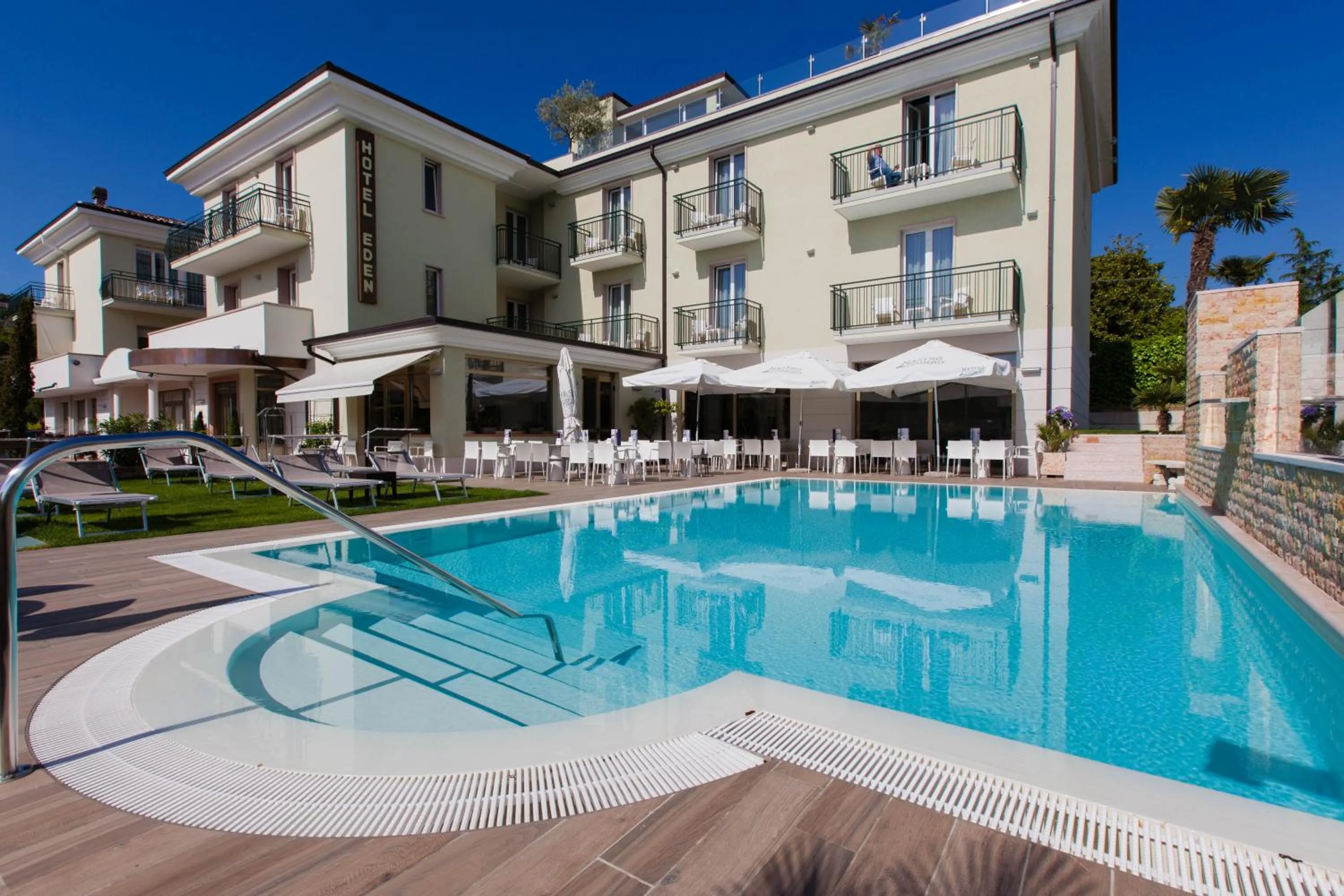 Property building in Hotel Eden Garda