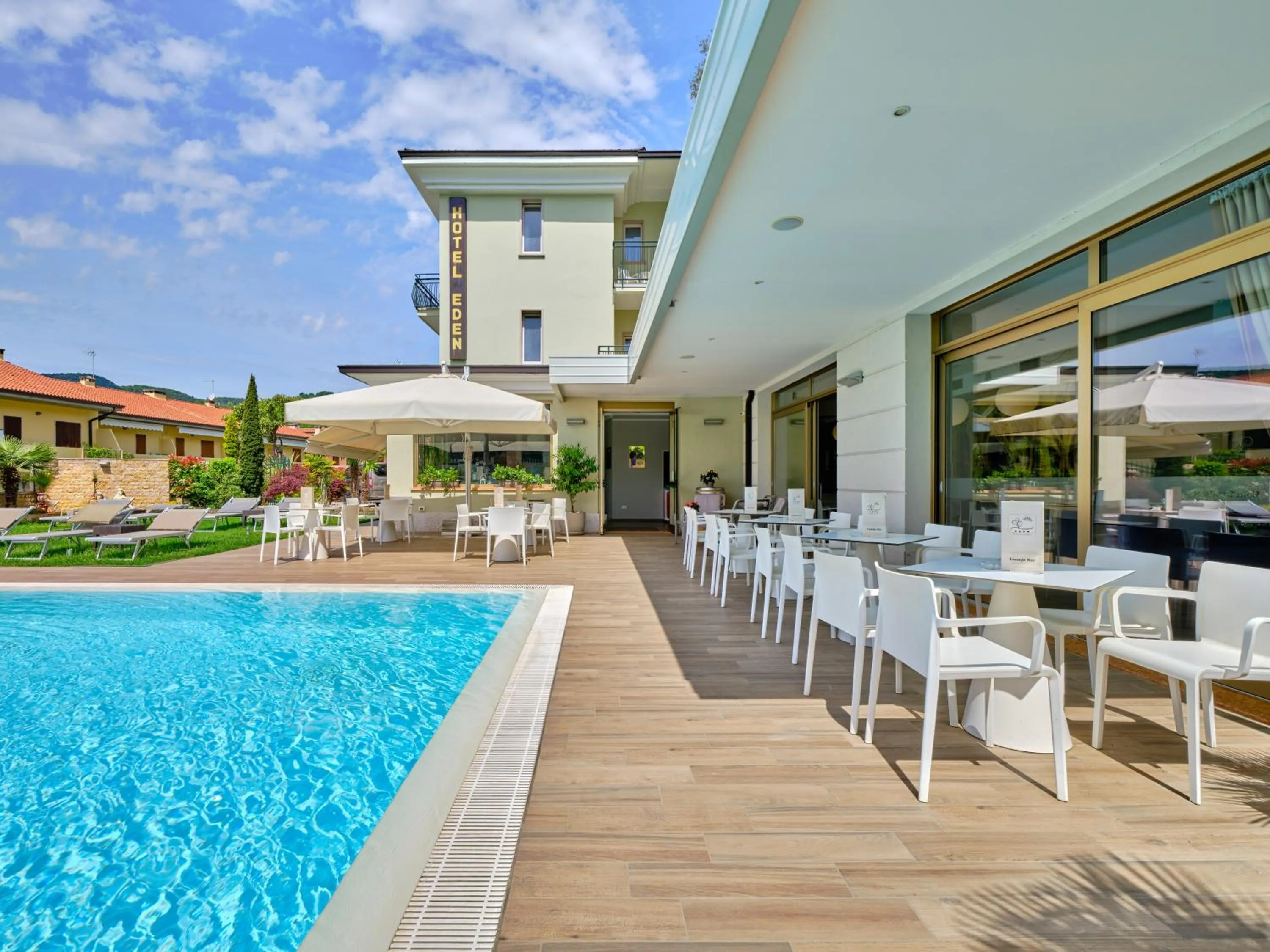 Restaurant/places to eat in Hotel Eden Garda
