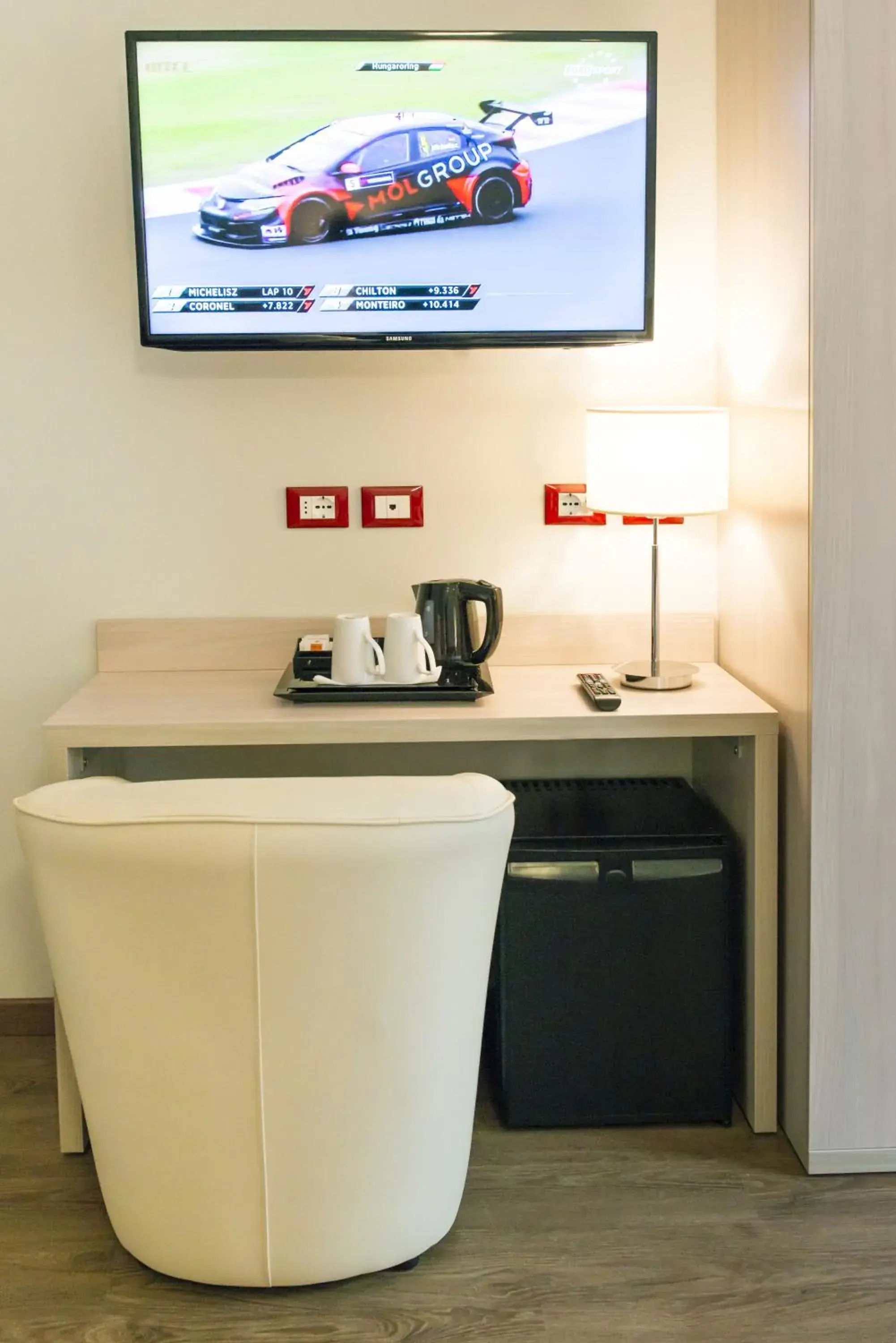 TV and multimedia, Bathroom in Hotel Eden Garda