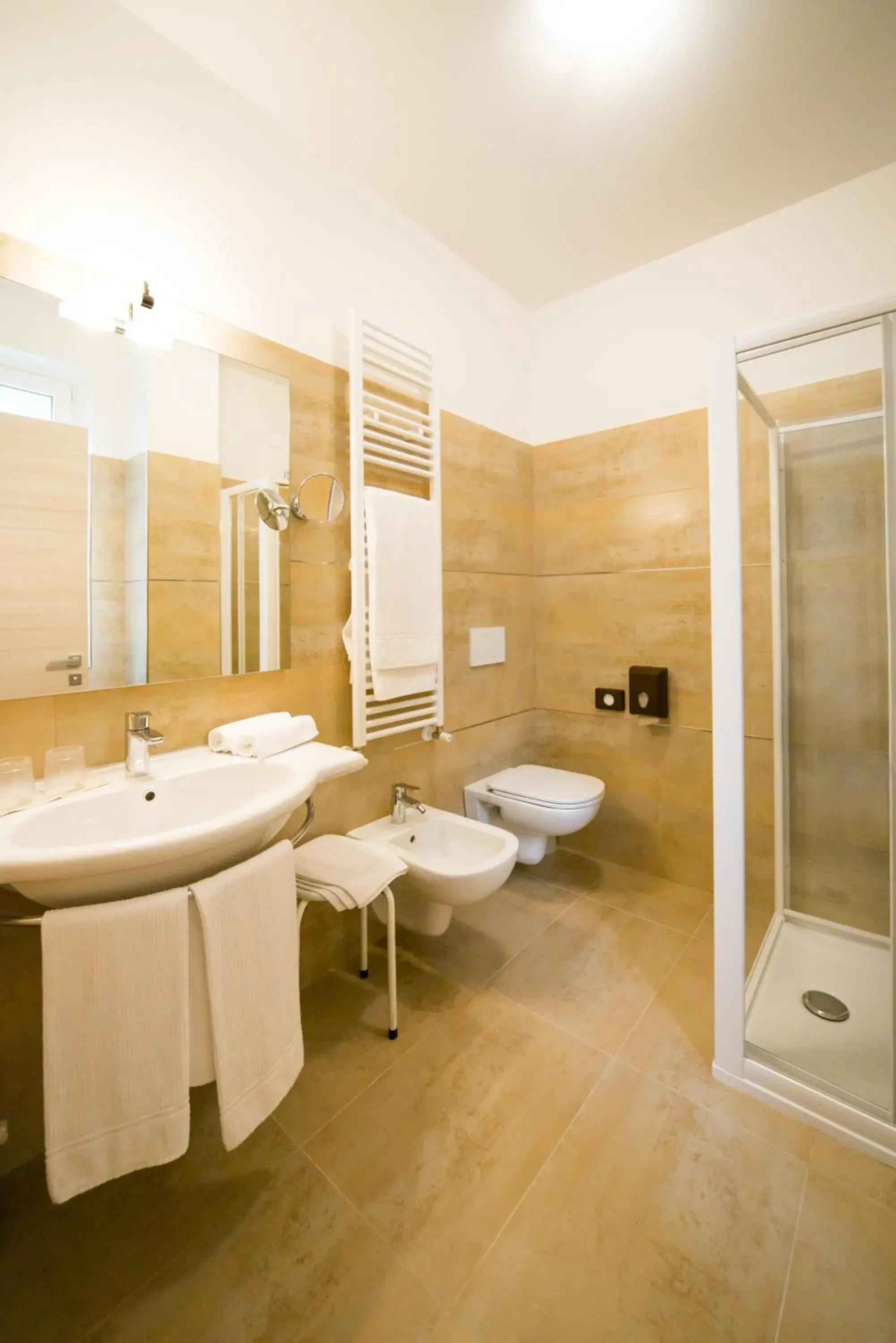 Bathroom in Hotel Eden Garda