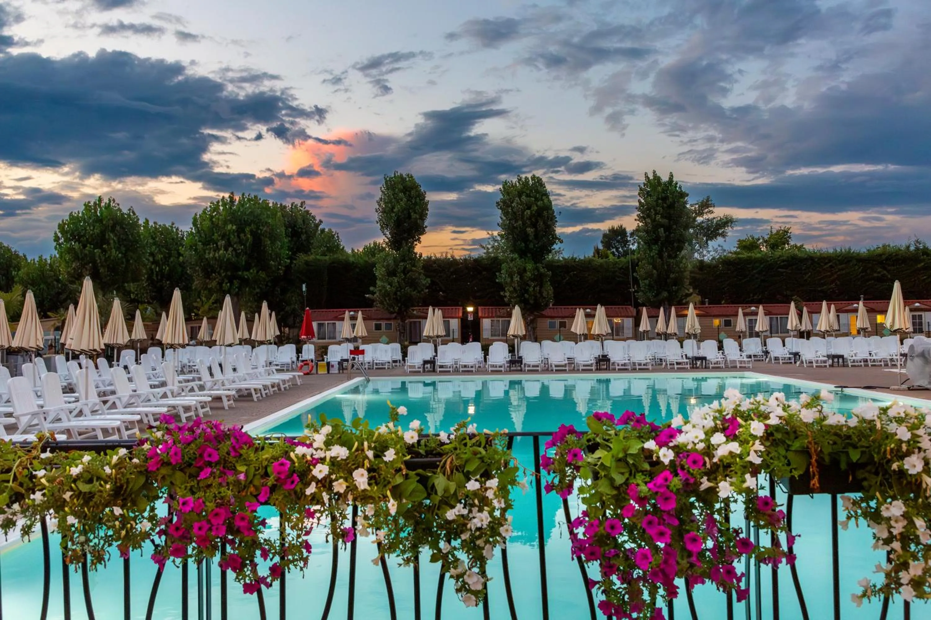 Swimming pool in hu Venezia Camping in Town