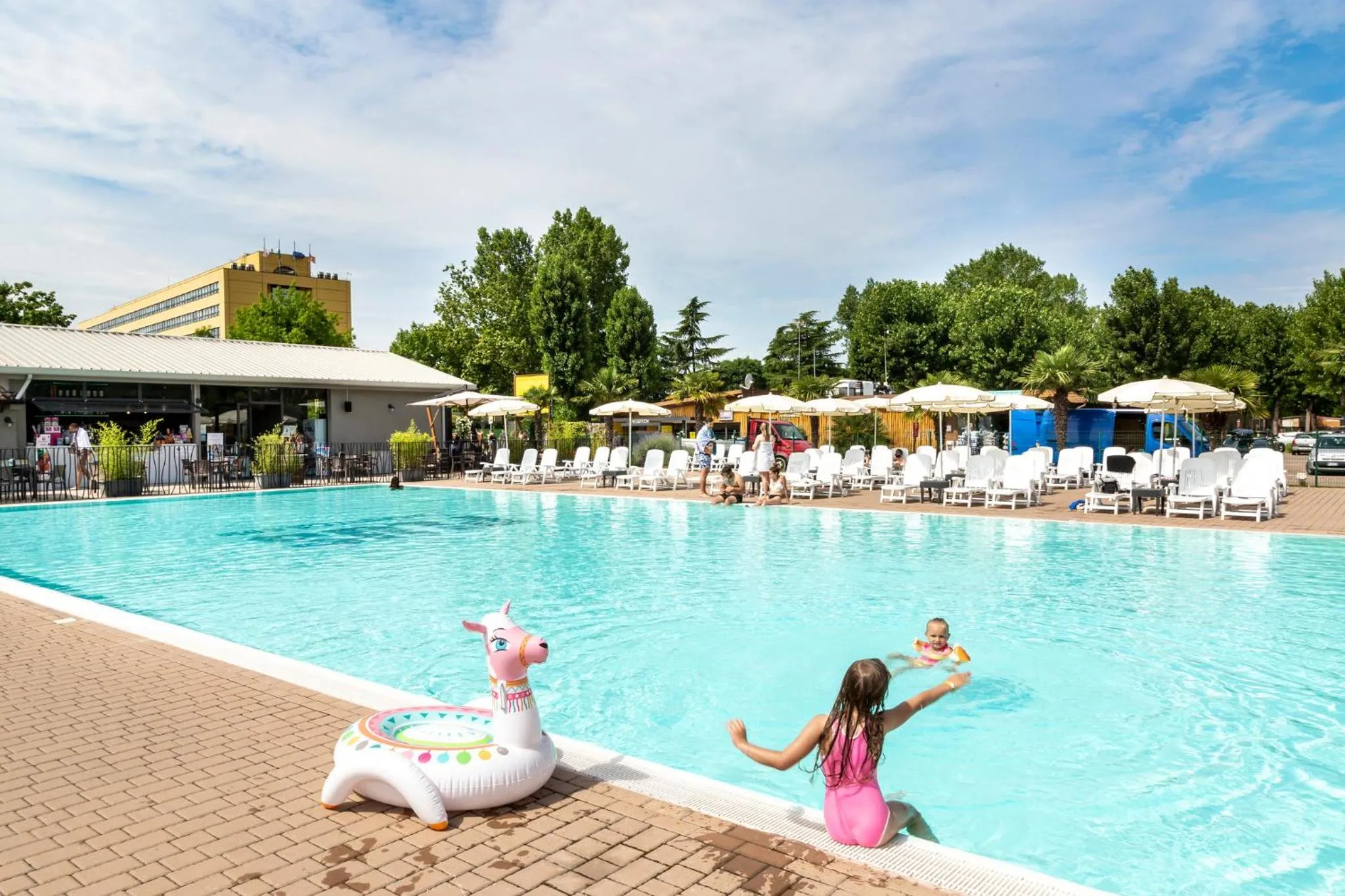 Swimming pool in hu Venezia Camping in Town