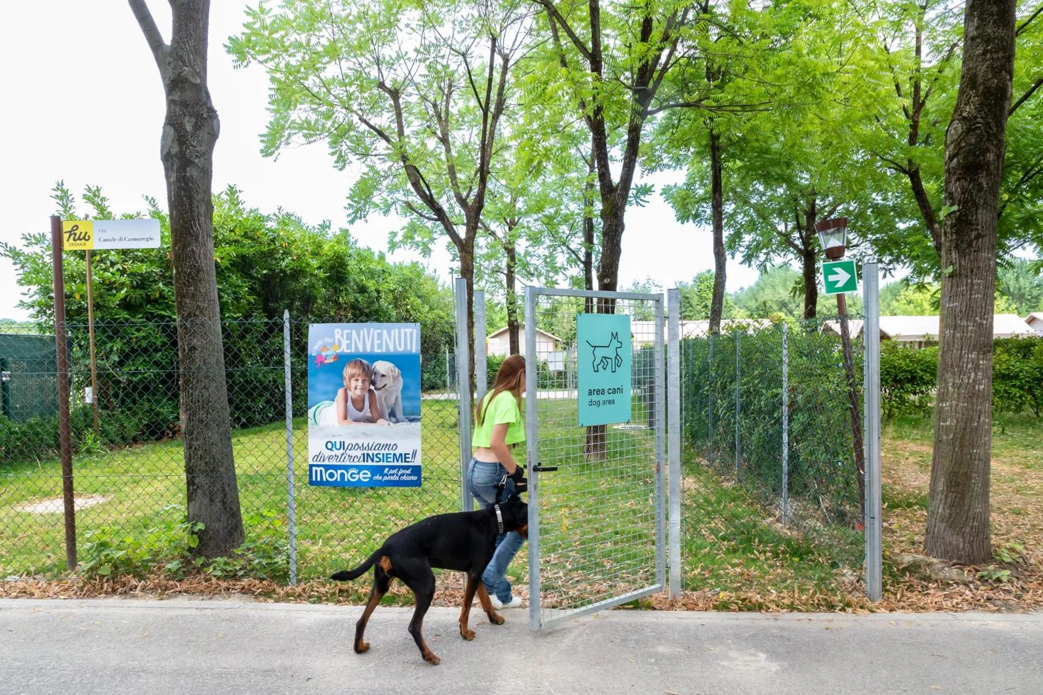 hu Venezia Camping in Town