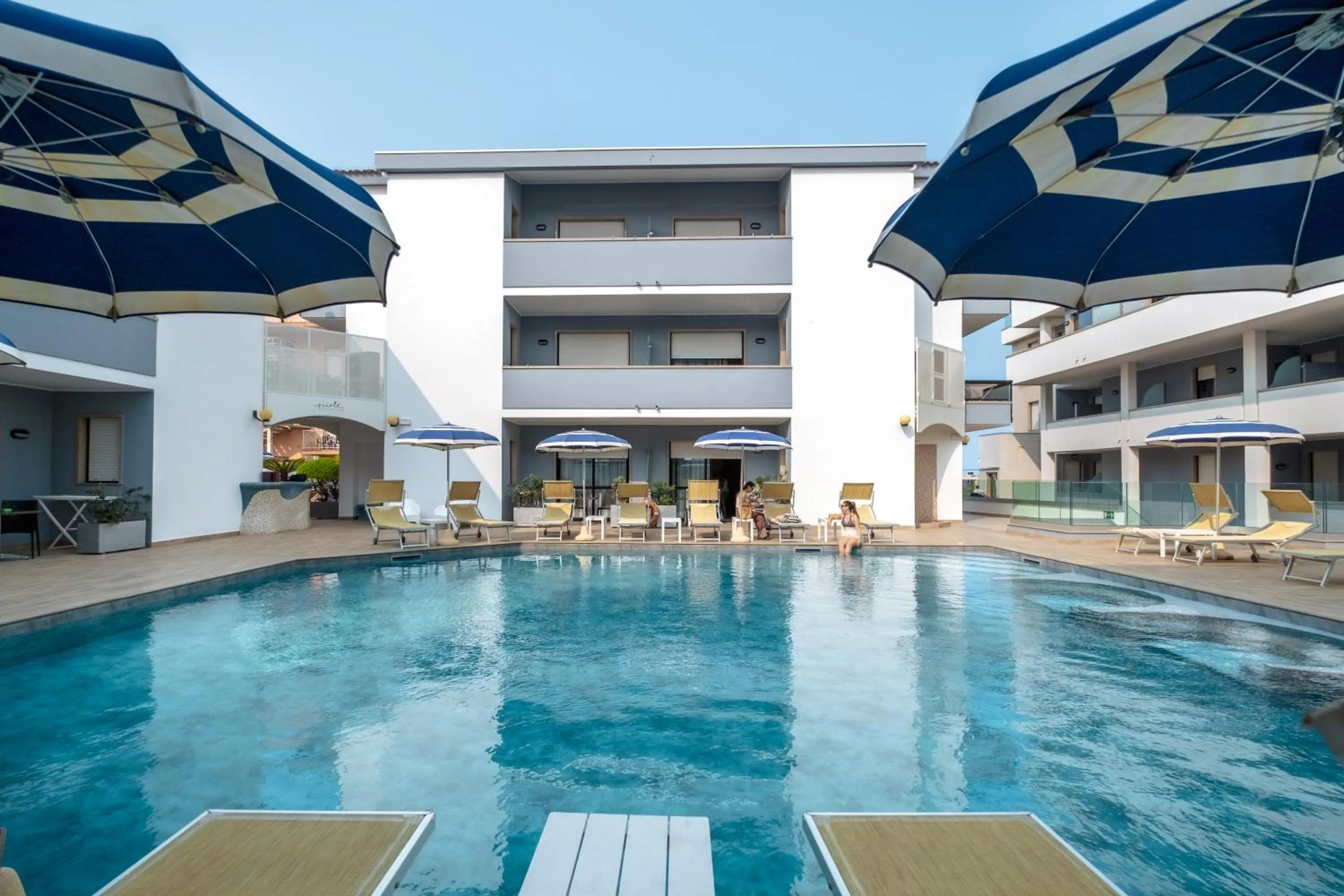 Swimming pool in Residence Picalè