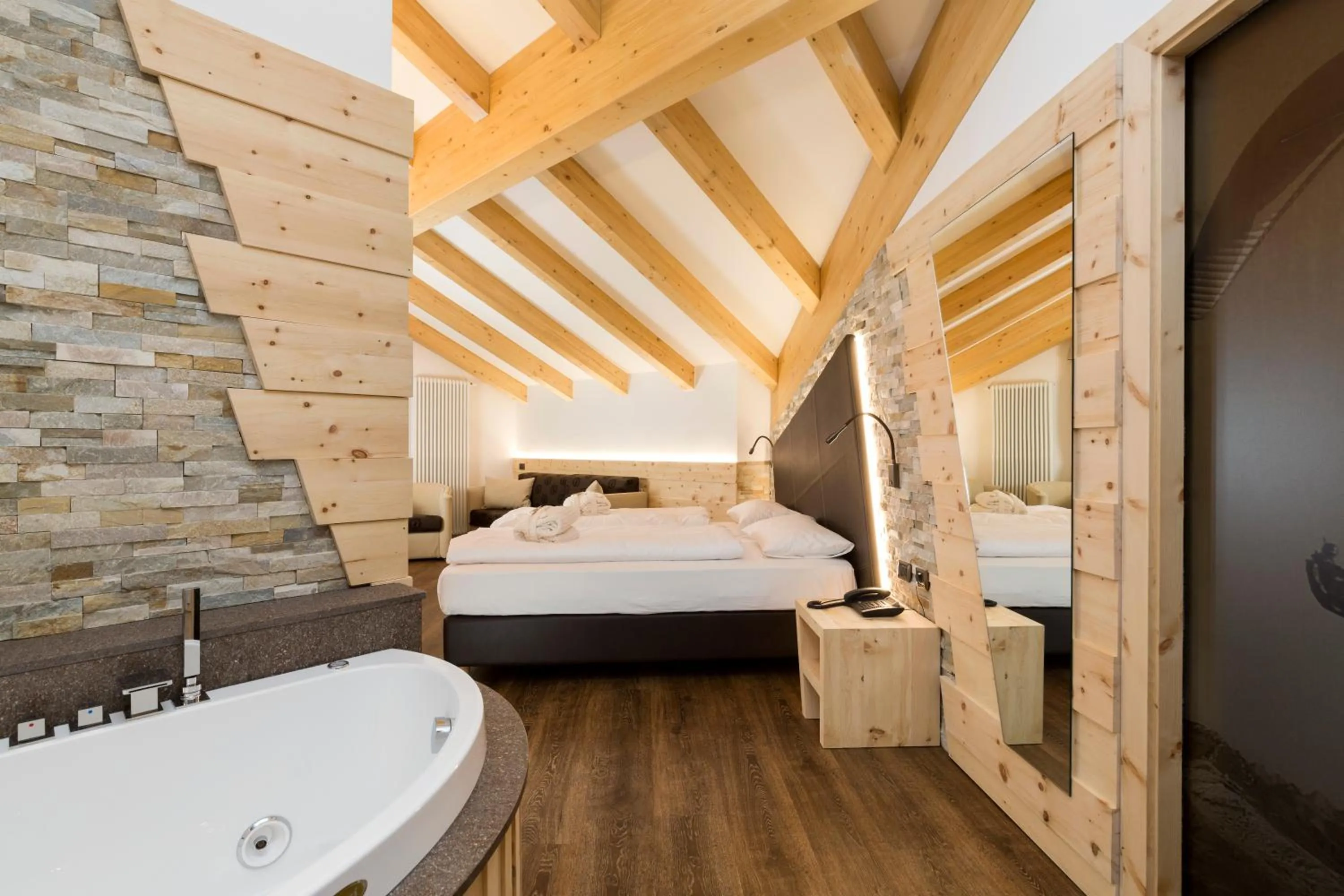 Bedroom, Bed in Wellness Hotel Lupo Bianco