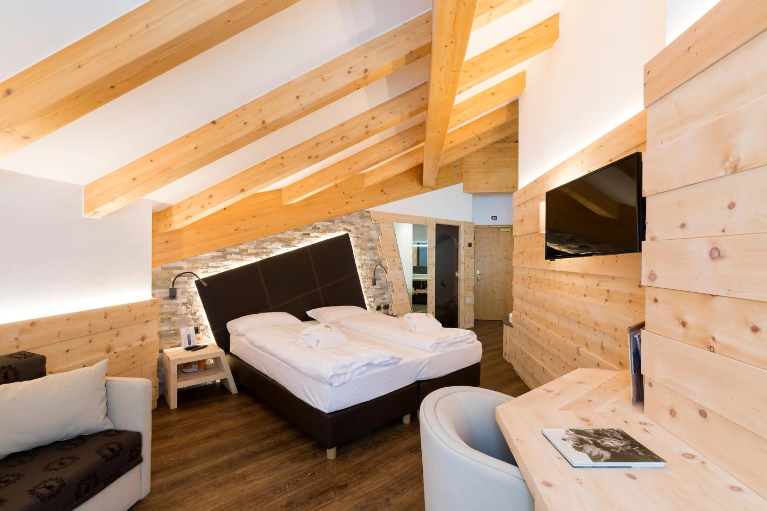 Bedroom, Bed in Wellness Hotel Lupo Bianco