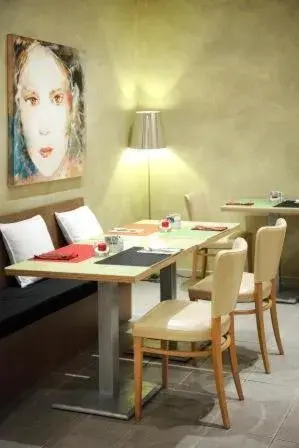 Restaurant/places to eat in Hotel Trieste Restaurant/places to eat in Hotel Trieste