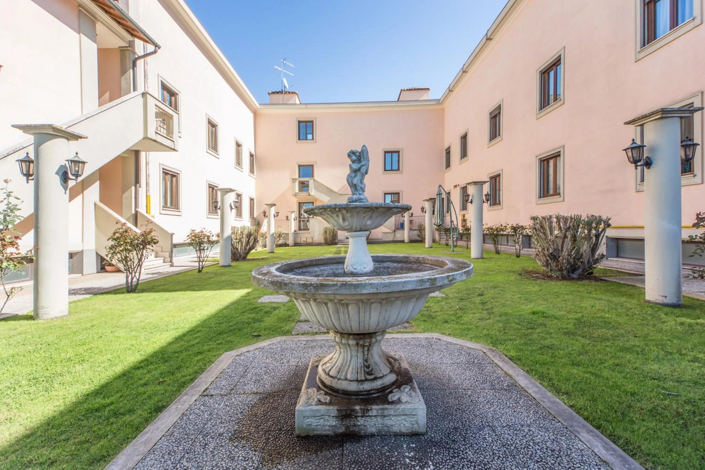 Property building in Hotel Alba Roma