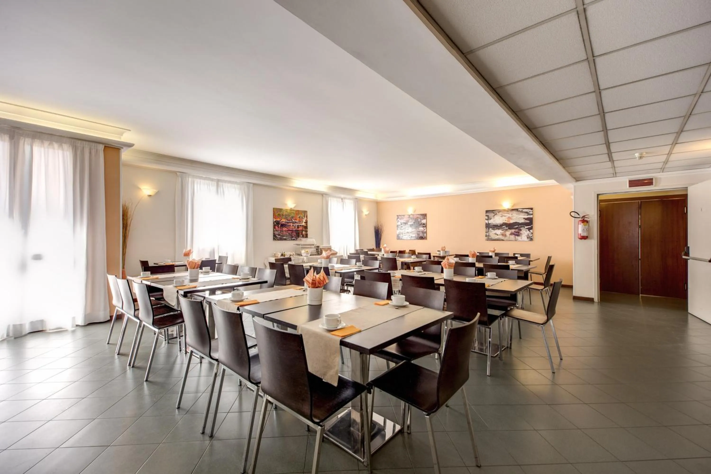 Restaurant/places to eat in Hotel Alba Roma