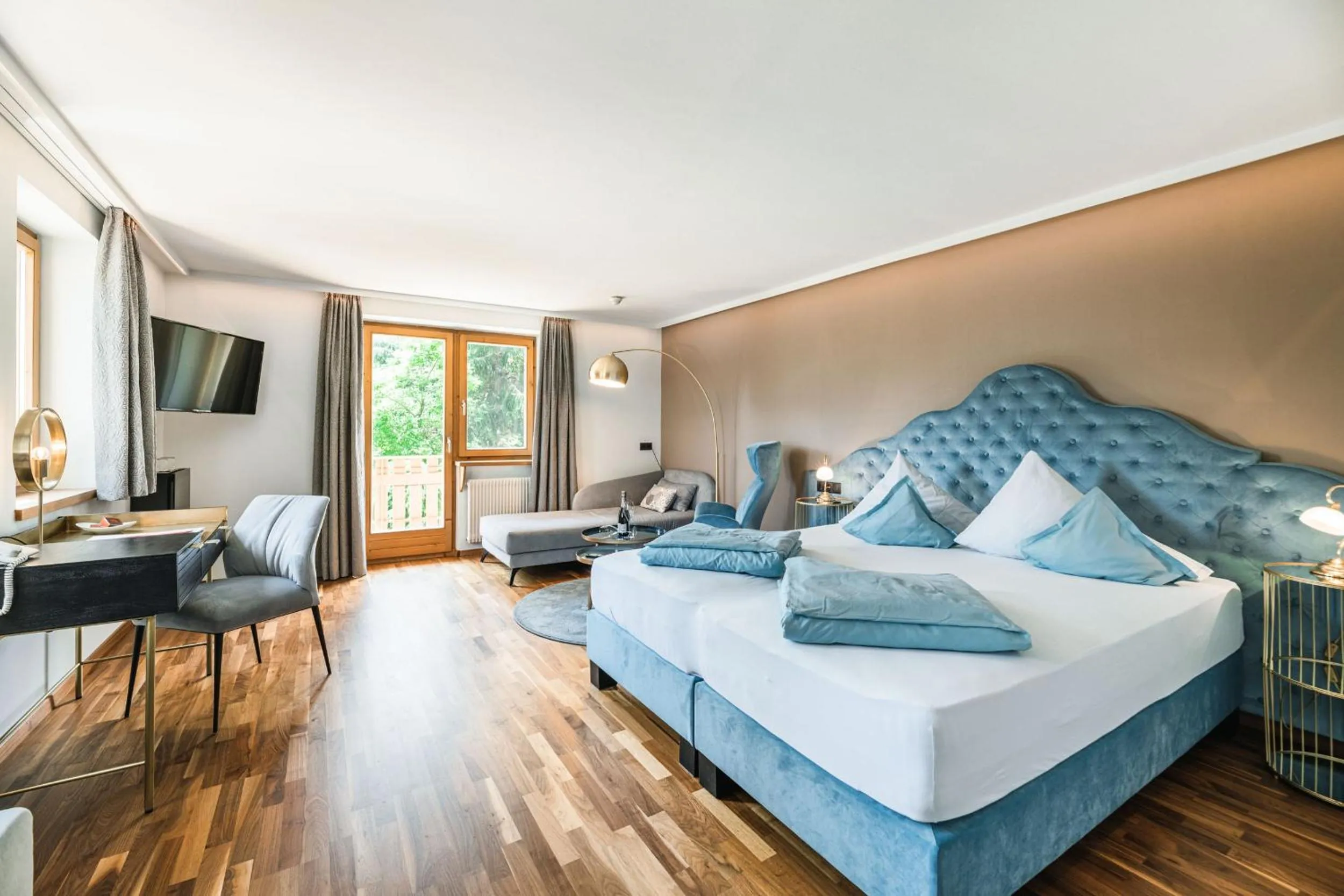 Photo of the whole room, Bed in Hotel Weingarten