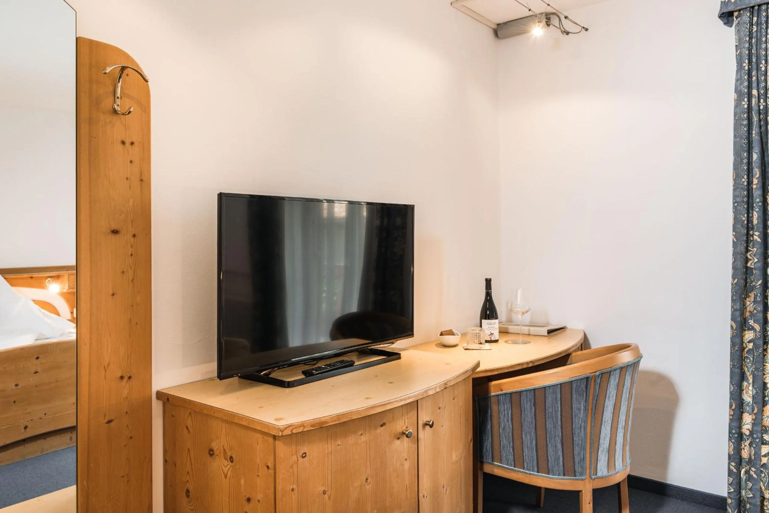 Photo of the whole room in Hotel Weingarten