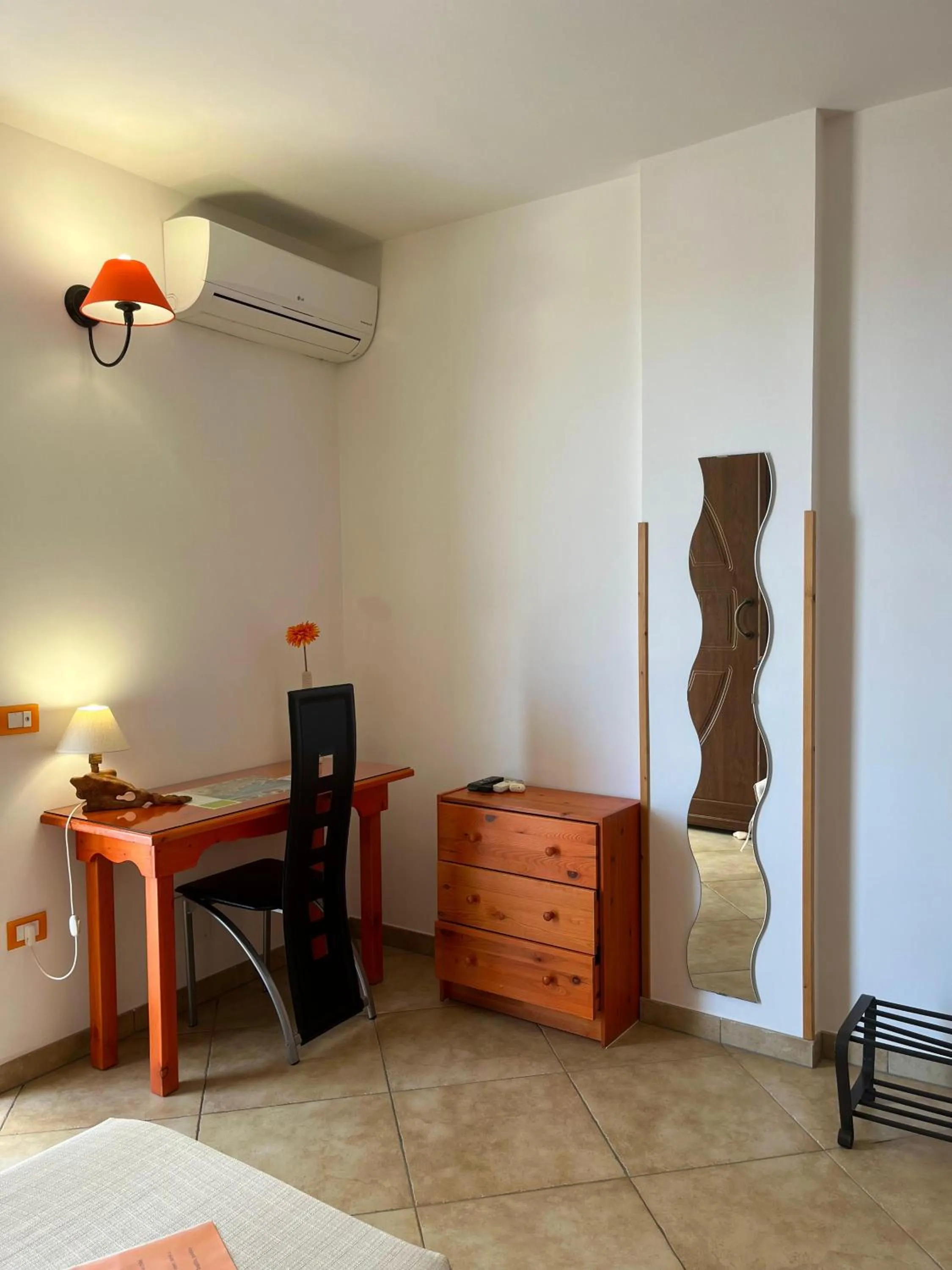 Photo of the whole room, Bed in B&B MareIncantato