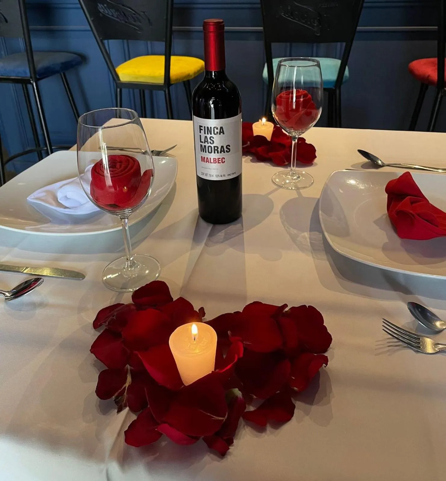 Restaurant/places to eat in Hotel MS