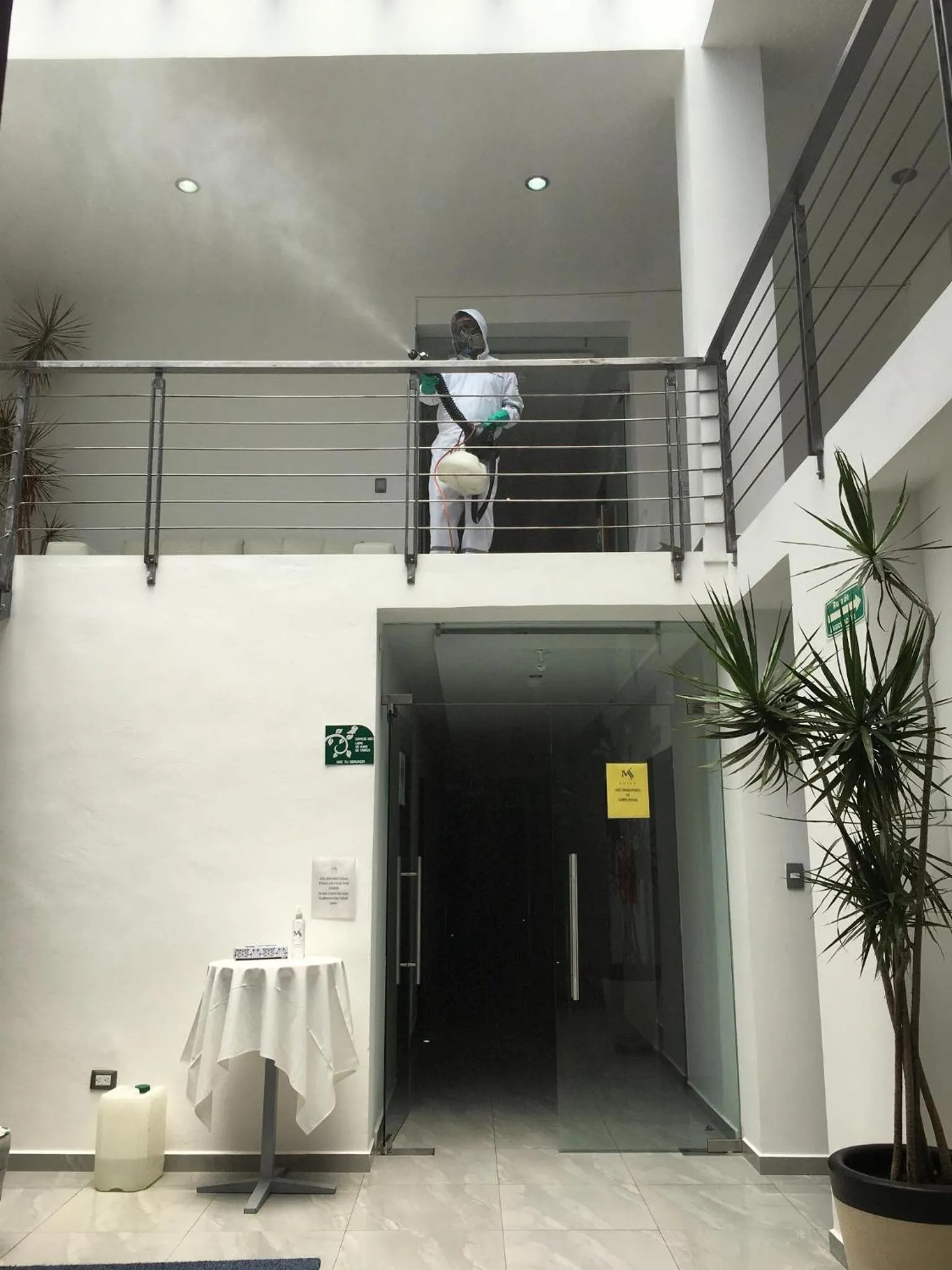 Communal lounge/ TV room in Hotel MS