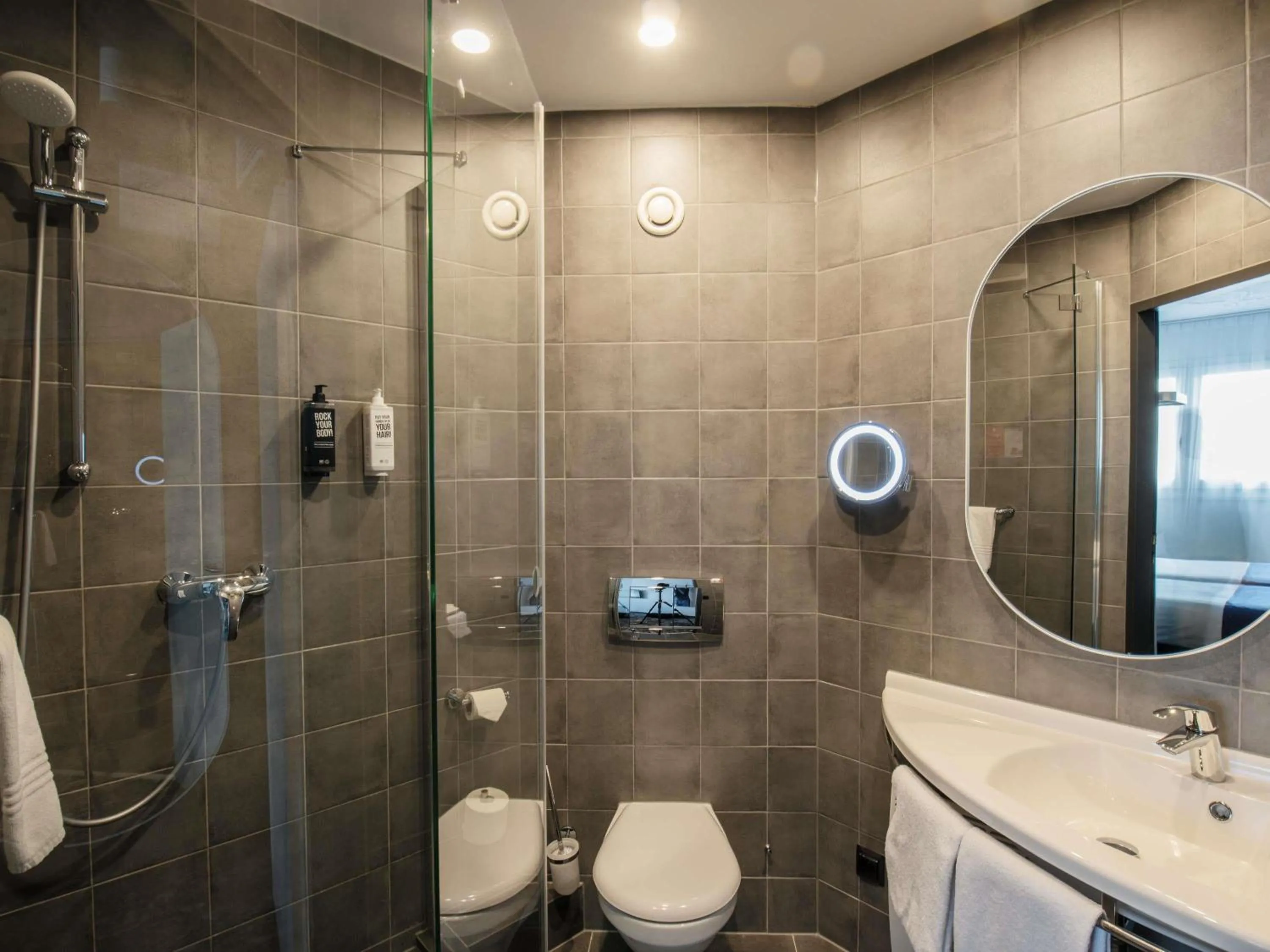 Bedroom in ibis Warszawa Centrum