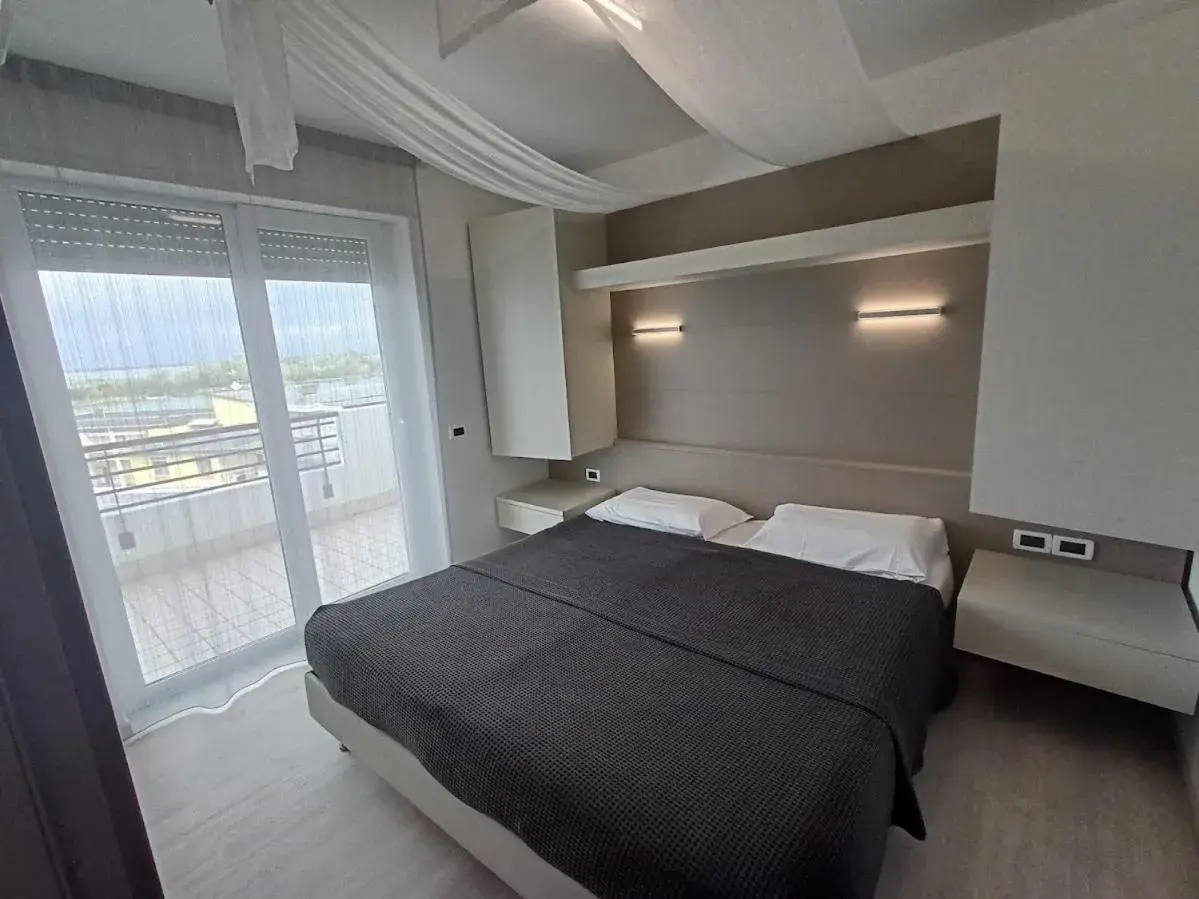 Two-Bedroom Apartment (4 Adults + 2 Children) in Hotel Residence Sanremo Two-Bedroom Apartment (4 Adults + 2 Children) in Hotel Residence Sanremo