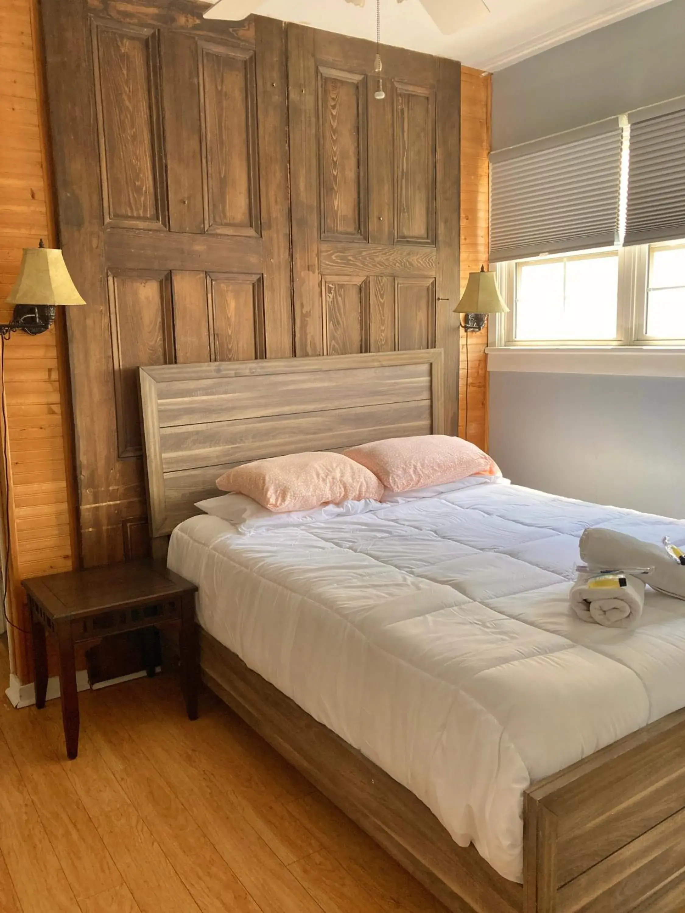 Double Room with Ensuite Bathroom in Madame Isabelle's House Double Room with Ensuite Bathroom in Madame Isabelle's House