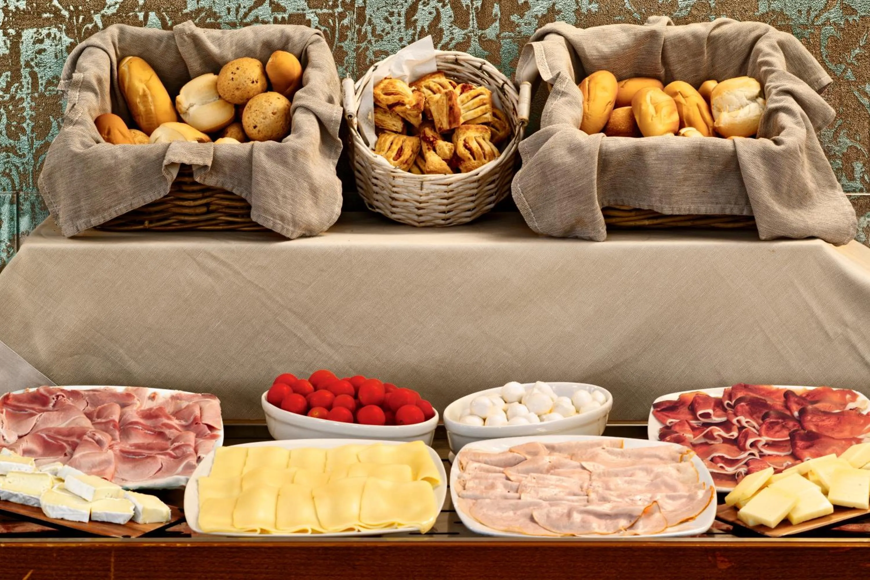 Buffet breakfast in Hotel Bisanzio