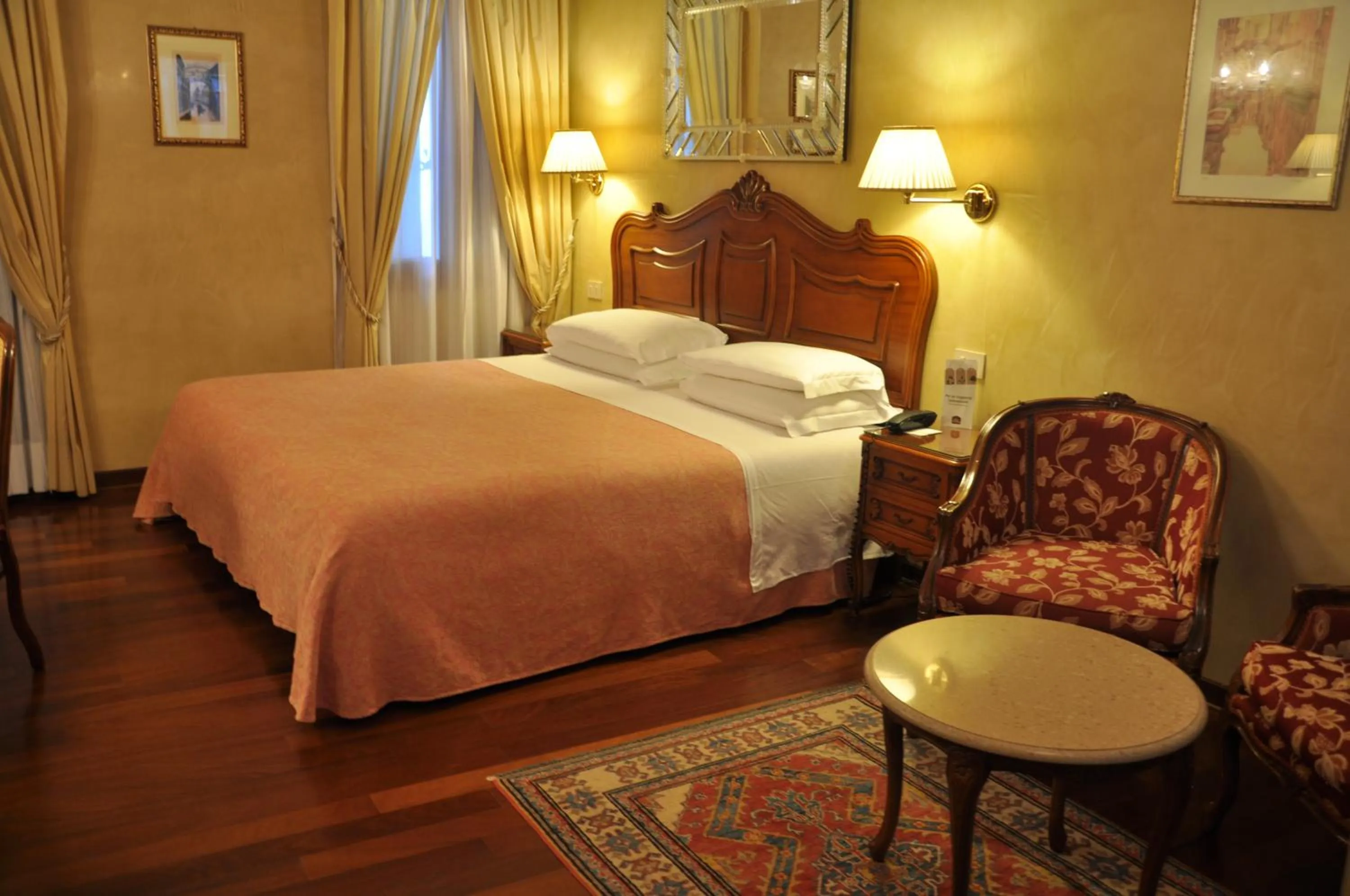 Bed in Hotel Bisanzio