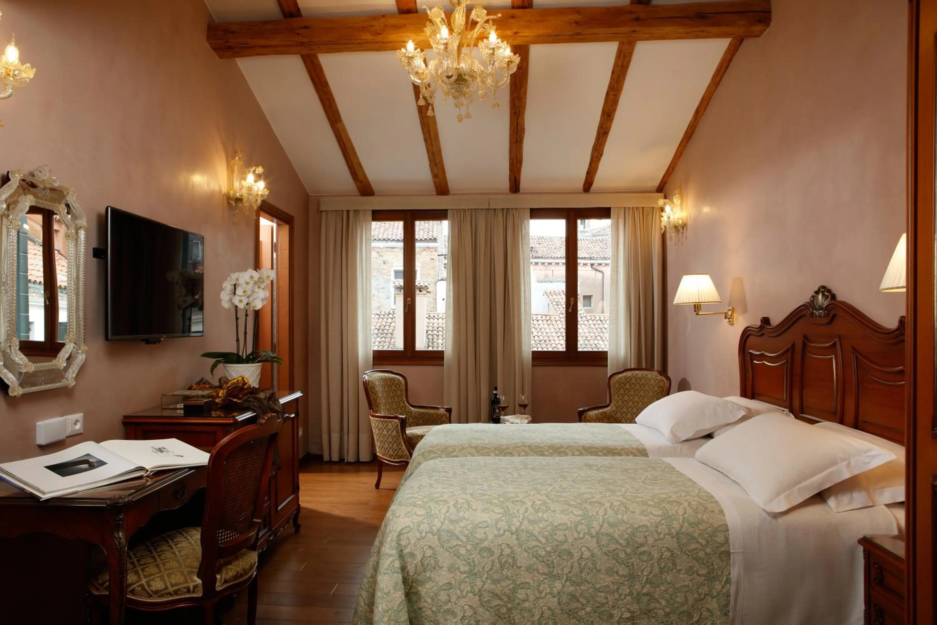 Photo of the whole room, Bed in Hotel Bisanzio