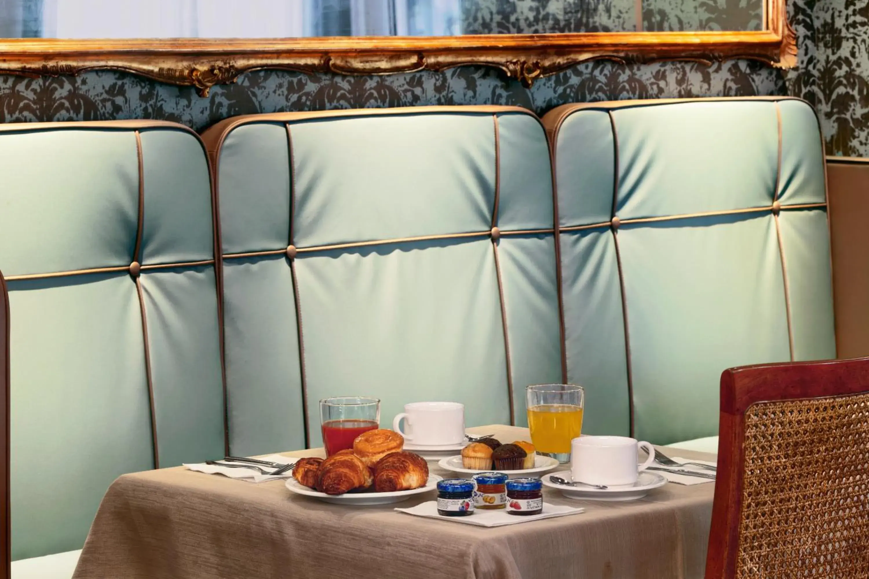 Restaurant/places to eat in Hotel Bisanzio Restaurant/places to eat in Hotel Bisanzio