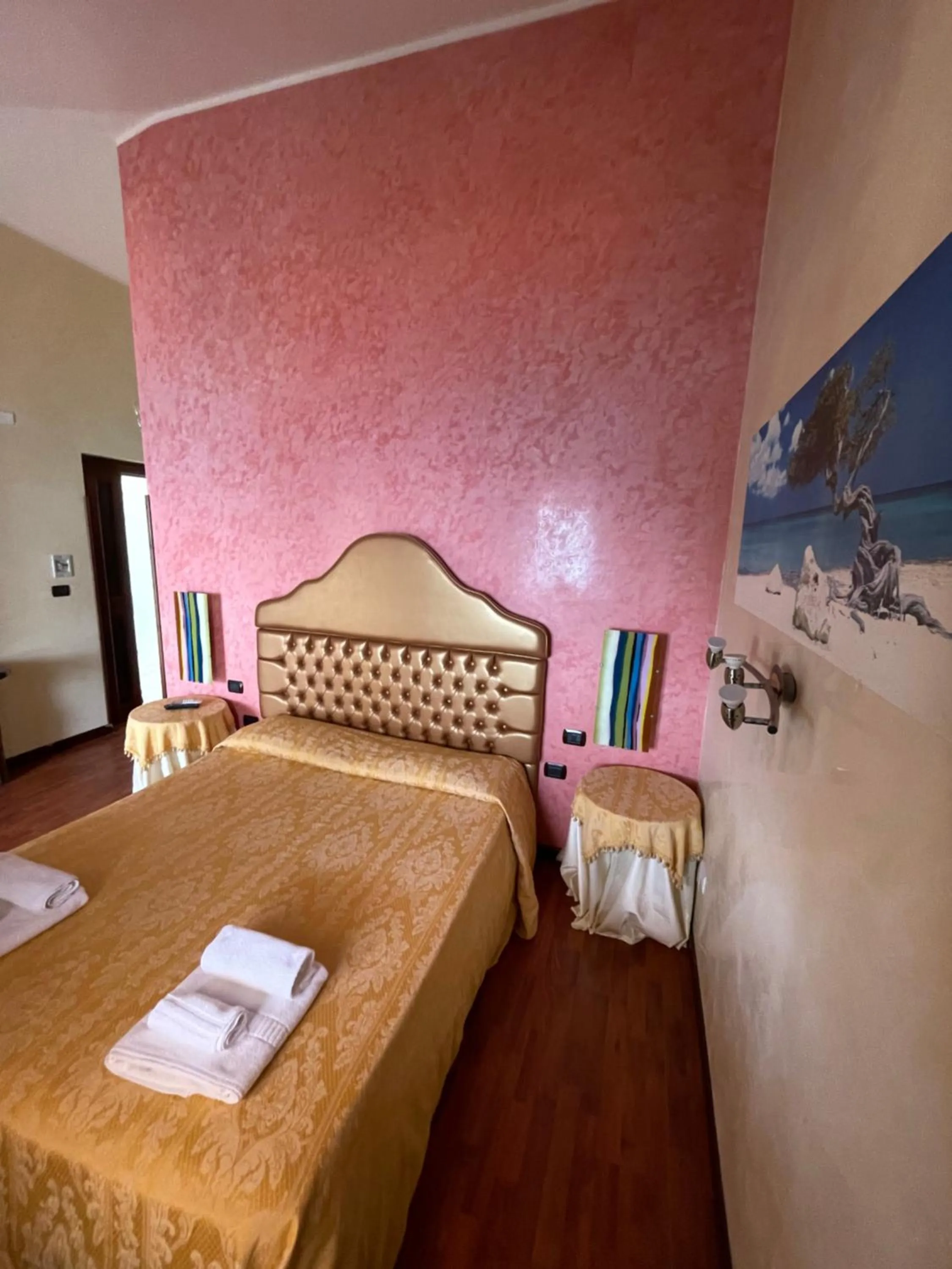 Photo of the whole room, Bed in Villaggio Calispera