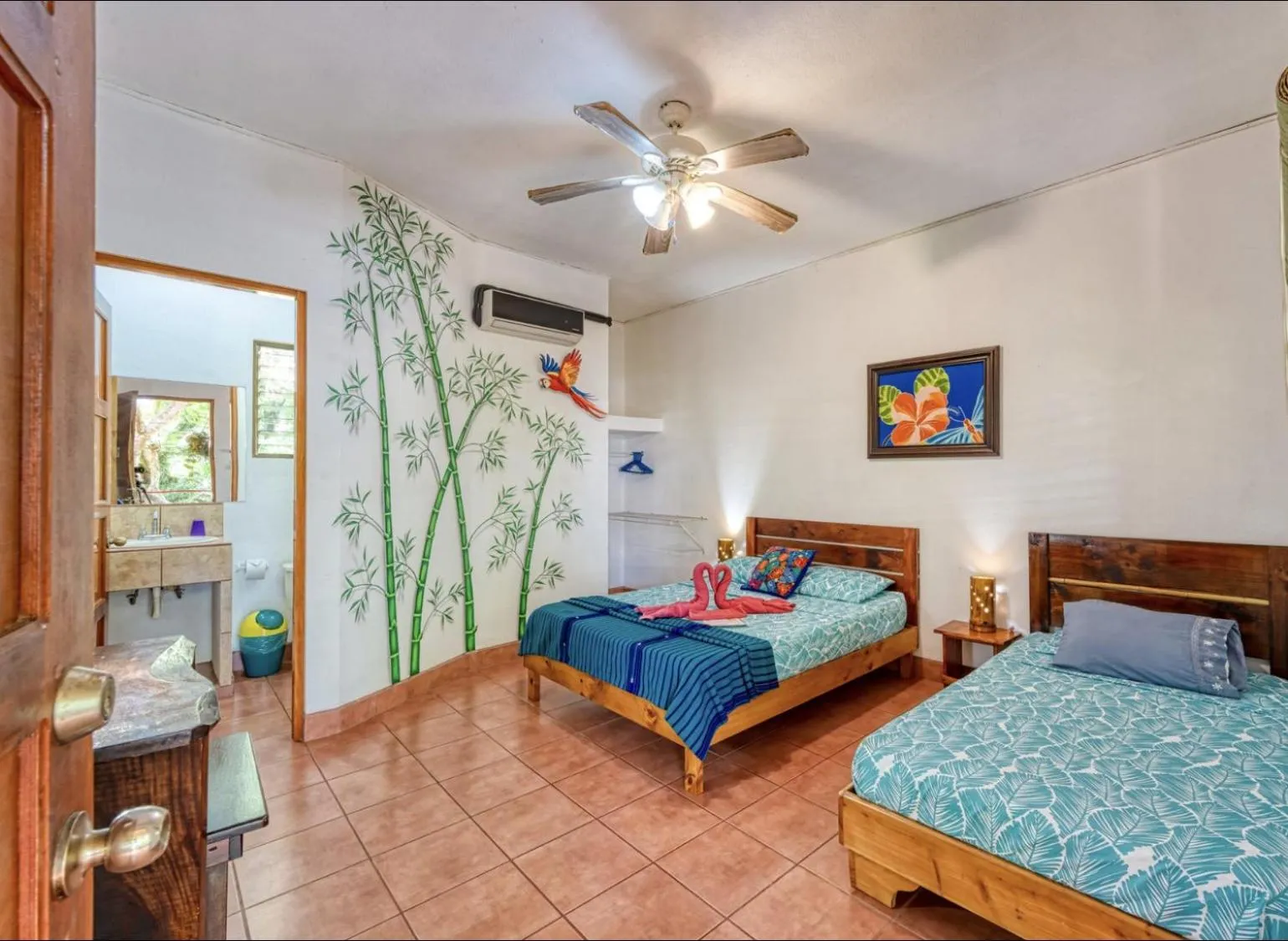 Bed in Hotel Tropical Sands Dominical