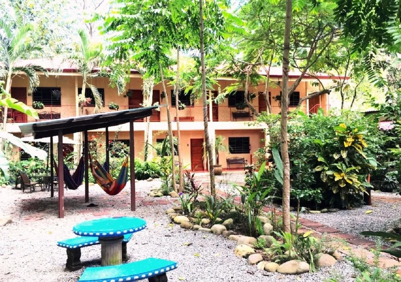 Facade/entrance in Hotel Tropical Sands Dominical