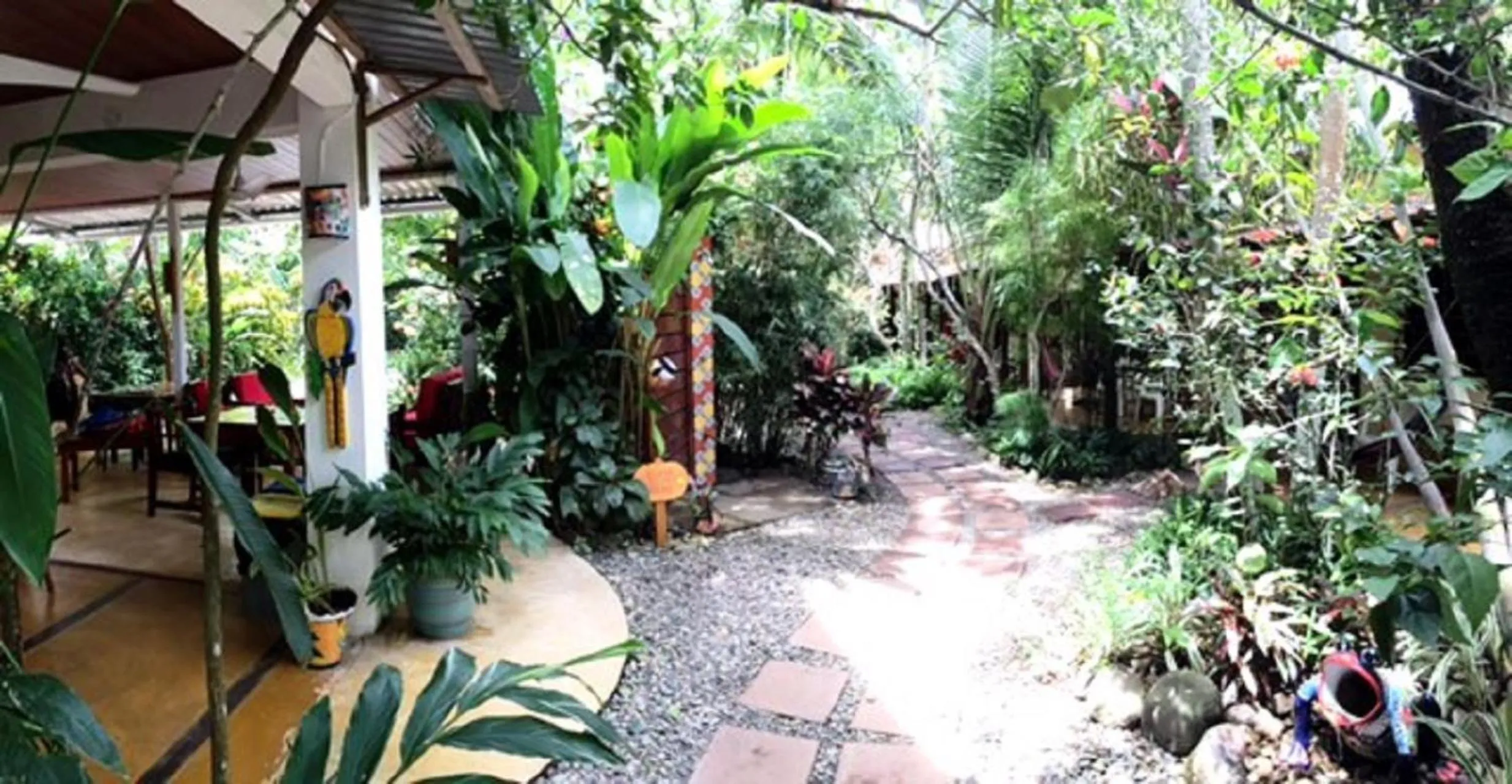 Facade/entrance in Hotel Tropical Sands Dominical
