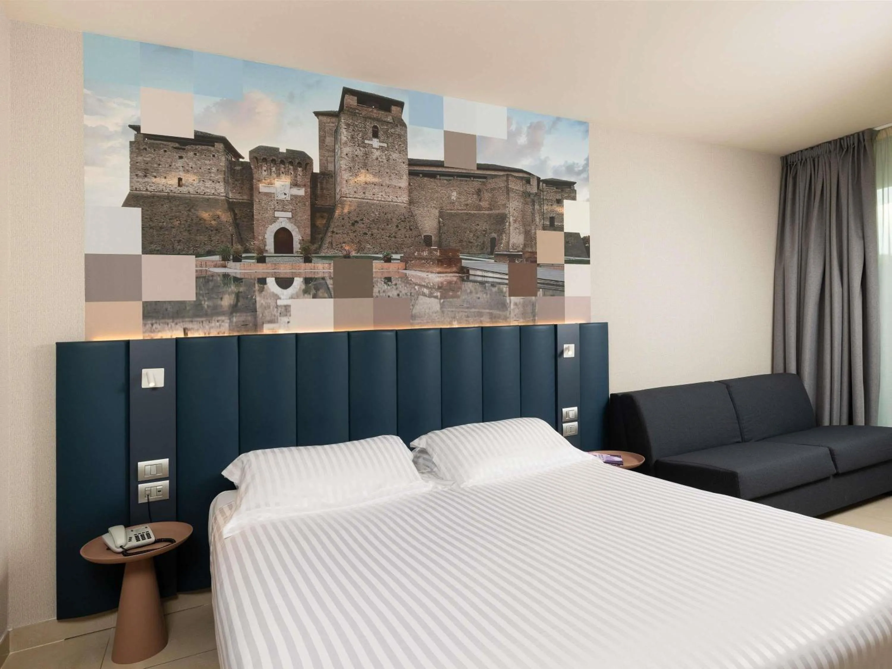 Bedroom, Bed in Mercure Hotel Rimini Artis