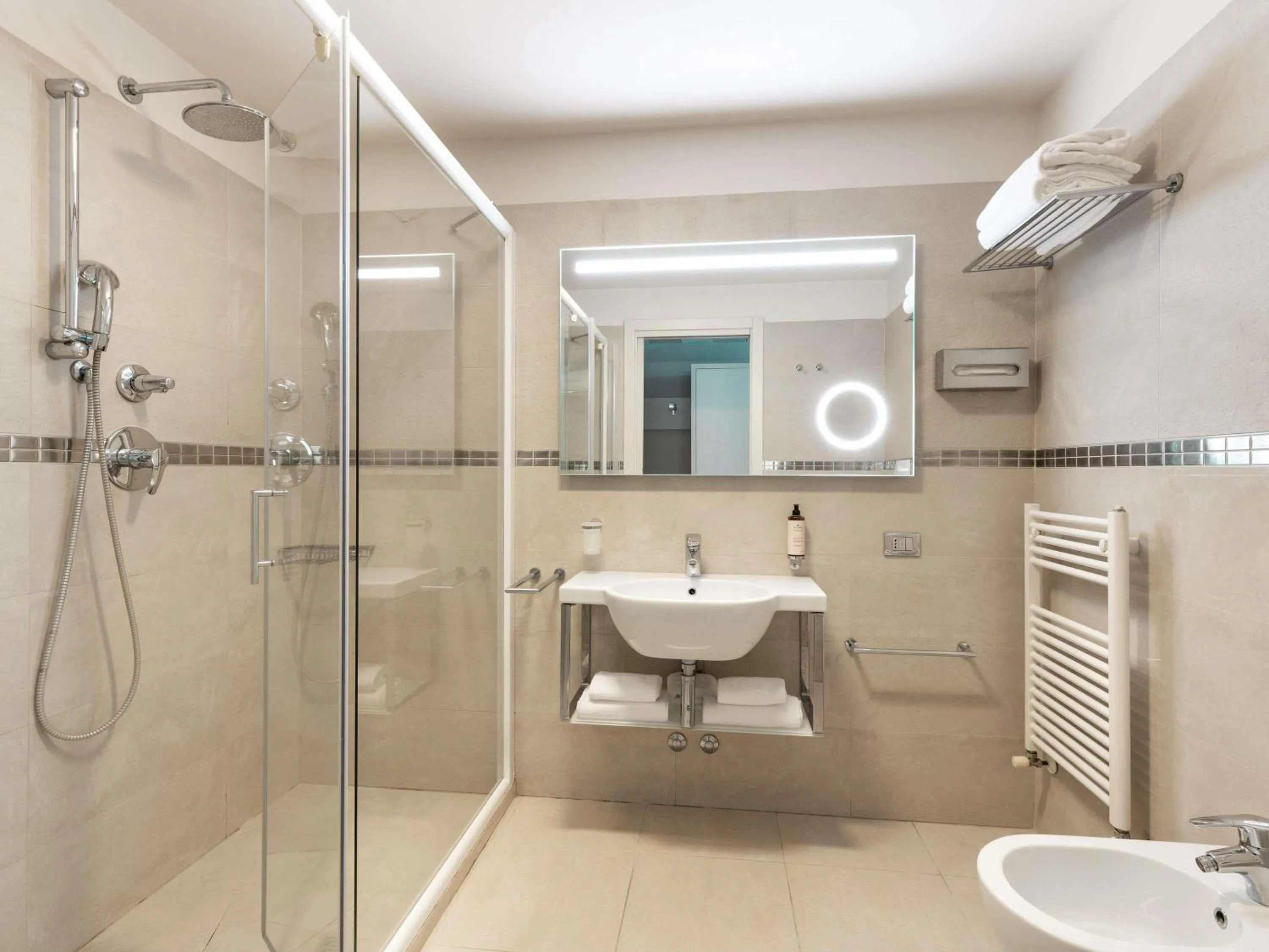 Bedroom in Mercure Hotel Rimini Artis