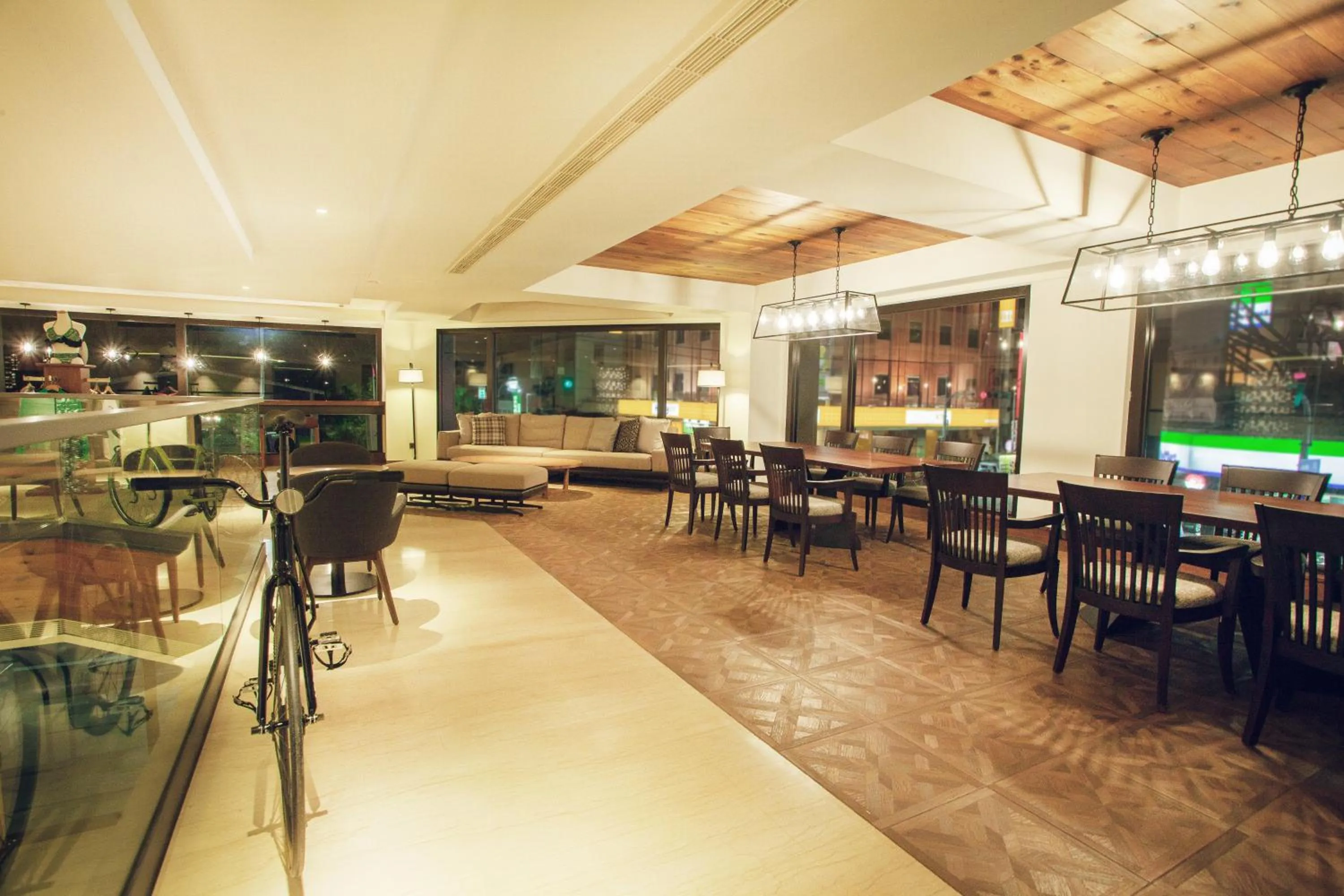 Communal lounge/ TV room in Inn by the Village