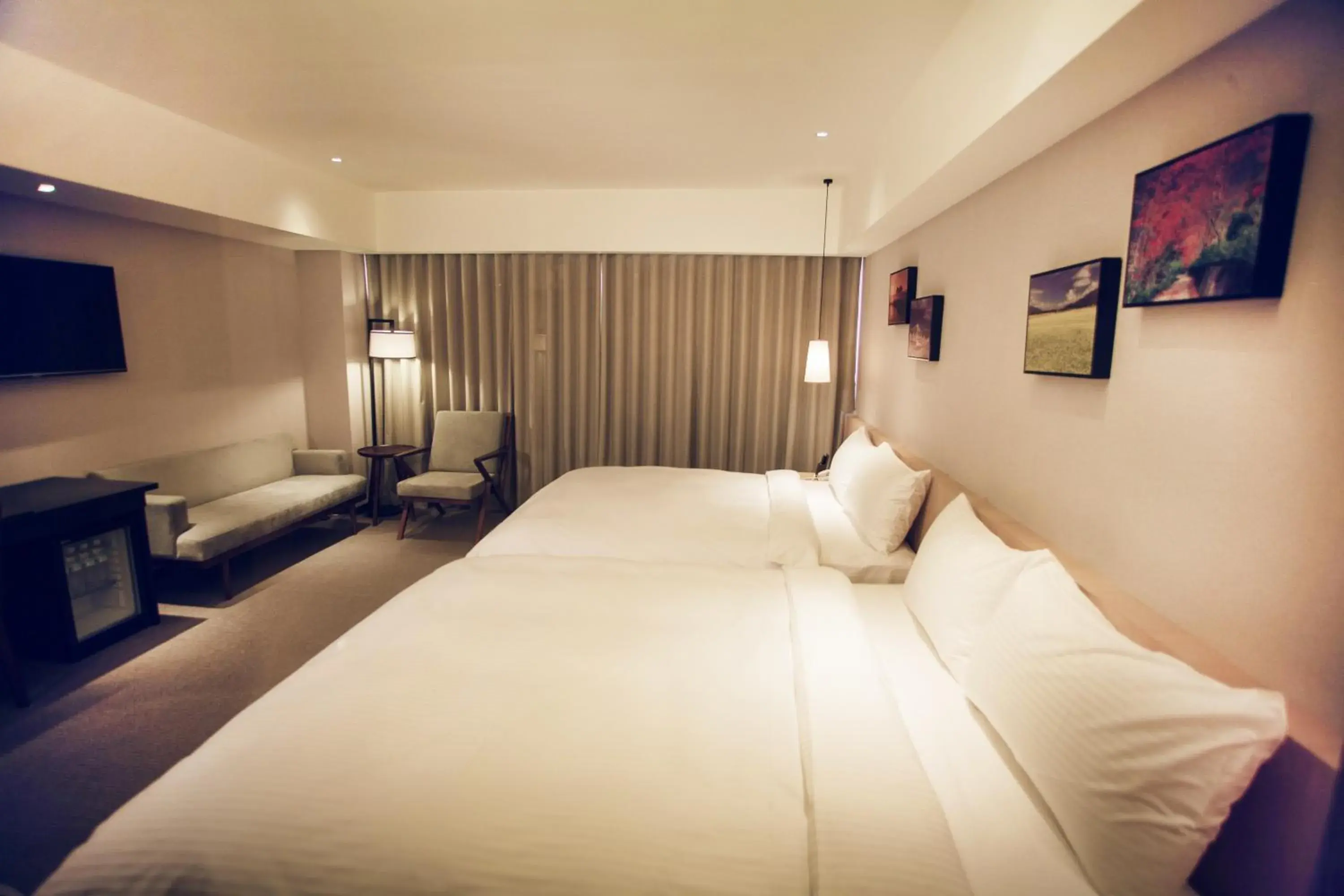 Photo of the whole room, Bed in Inn by the Village Photo of the whole room, Bed in Inn by the Village