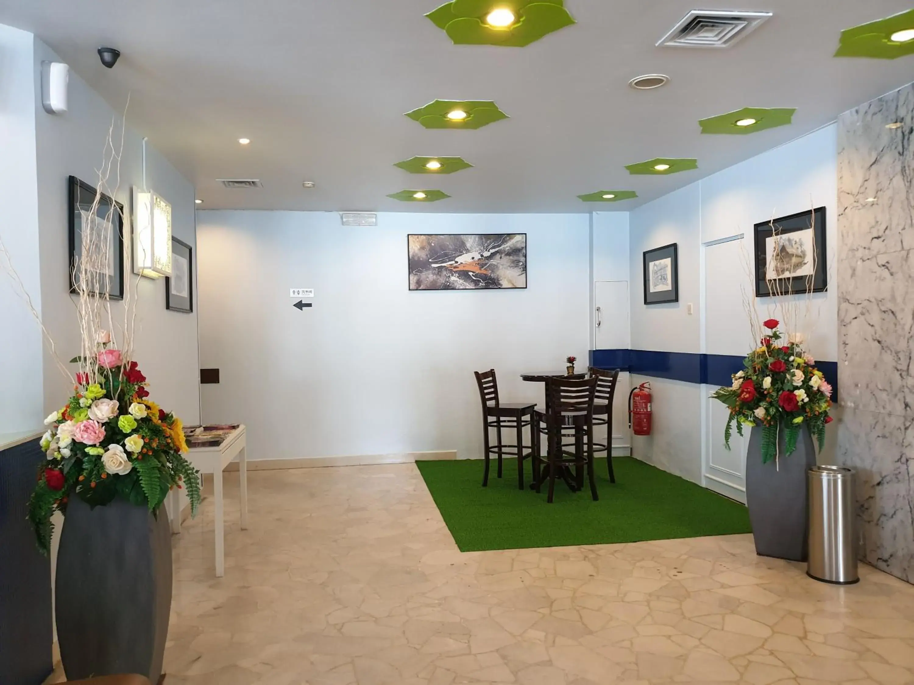 Facade/entrance in Garden Inn, Penang Facade/entrance in Garden Inn, Penang